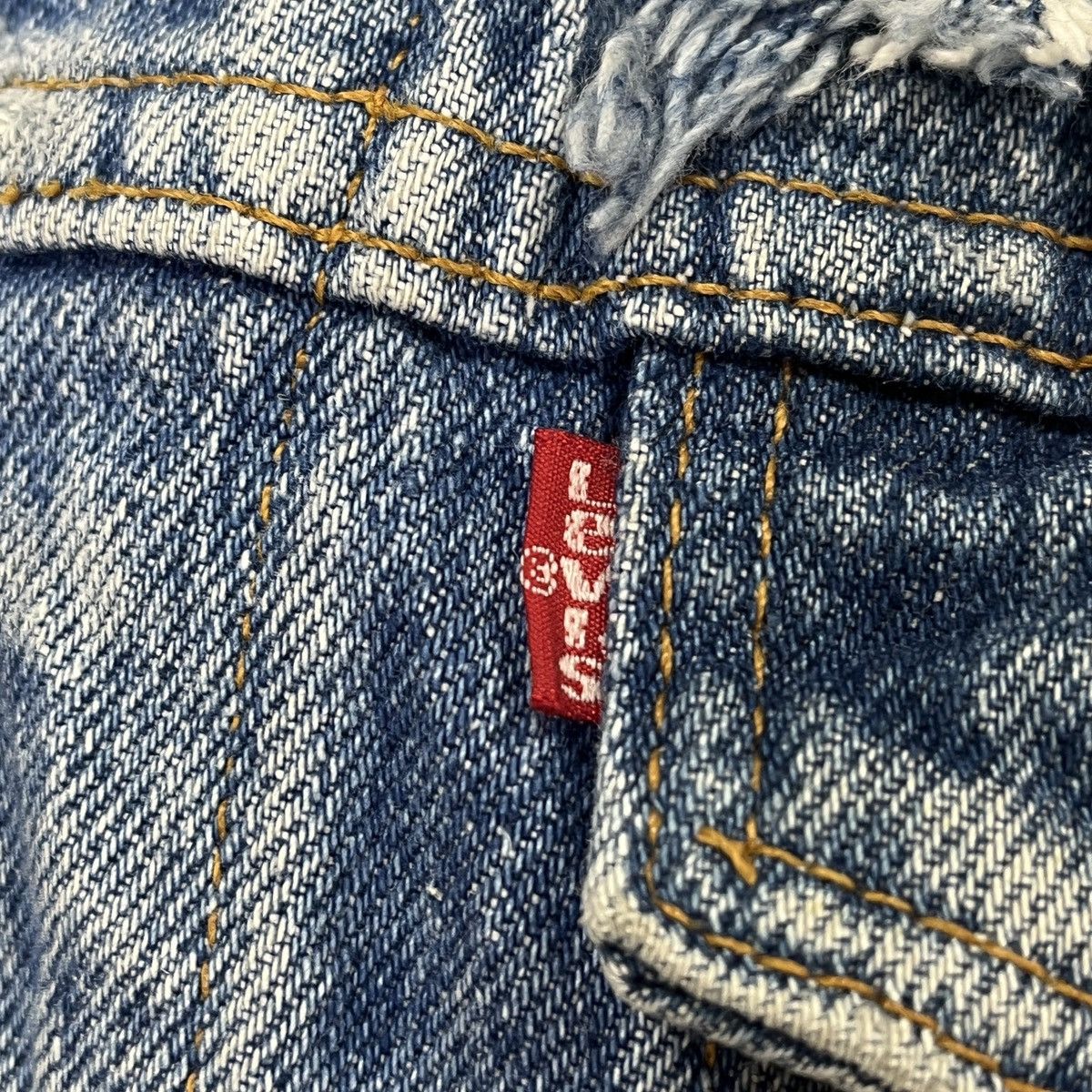 LVC × Levi's Vintage Clothing × Vintage Vintage Levis Trucker Denim Jacket Distressed Skull Patches Size US M / EU 48-50 / 2 - 11 Thumbnail