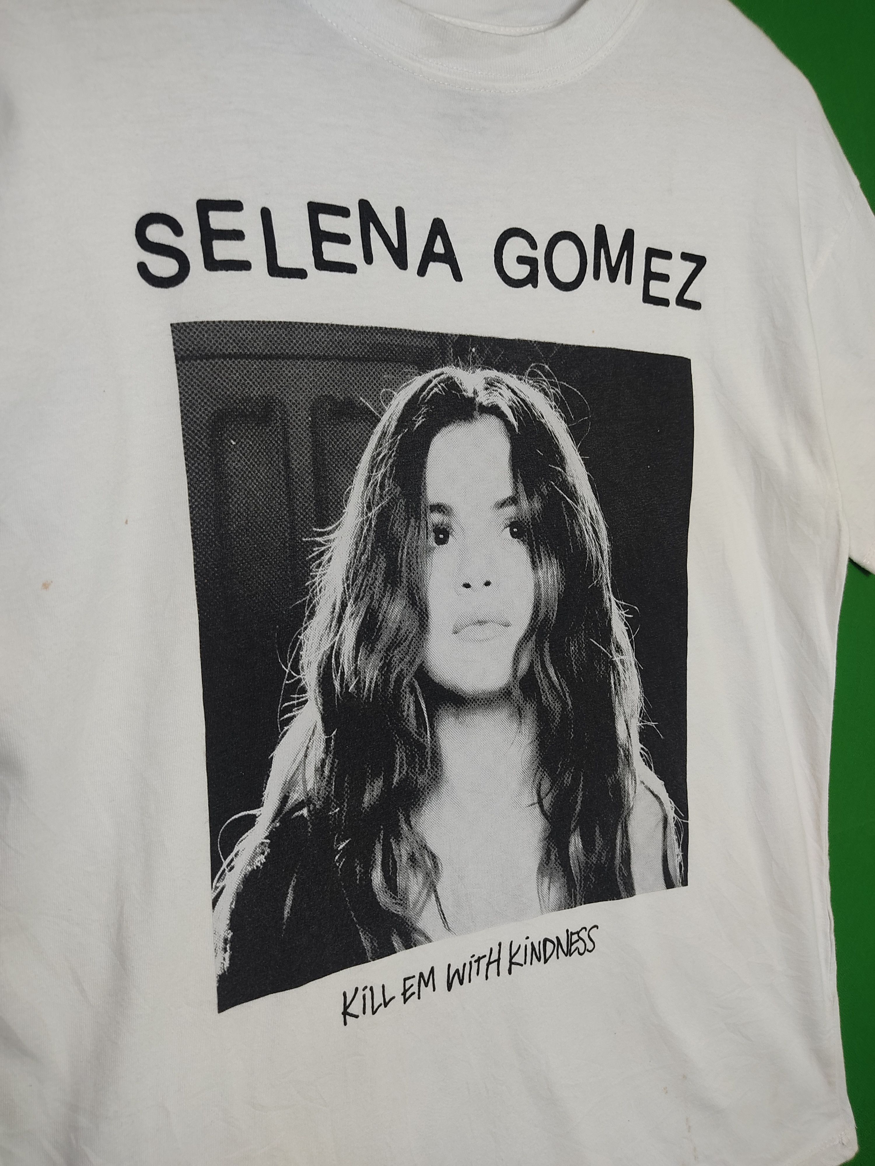 Pull & Bear Selena Gomez Kill Em With Kindness graphic Size US XS / EU 42 / 0 - 10 Thumbnail