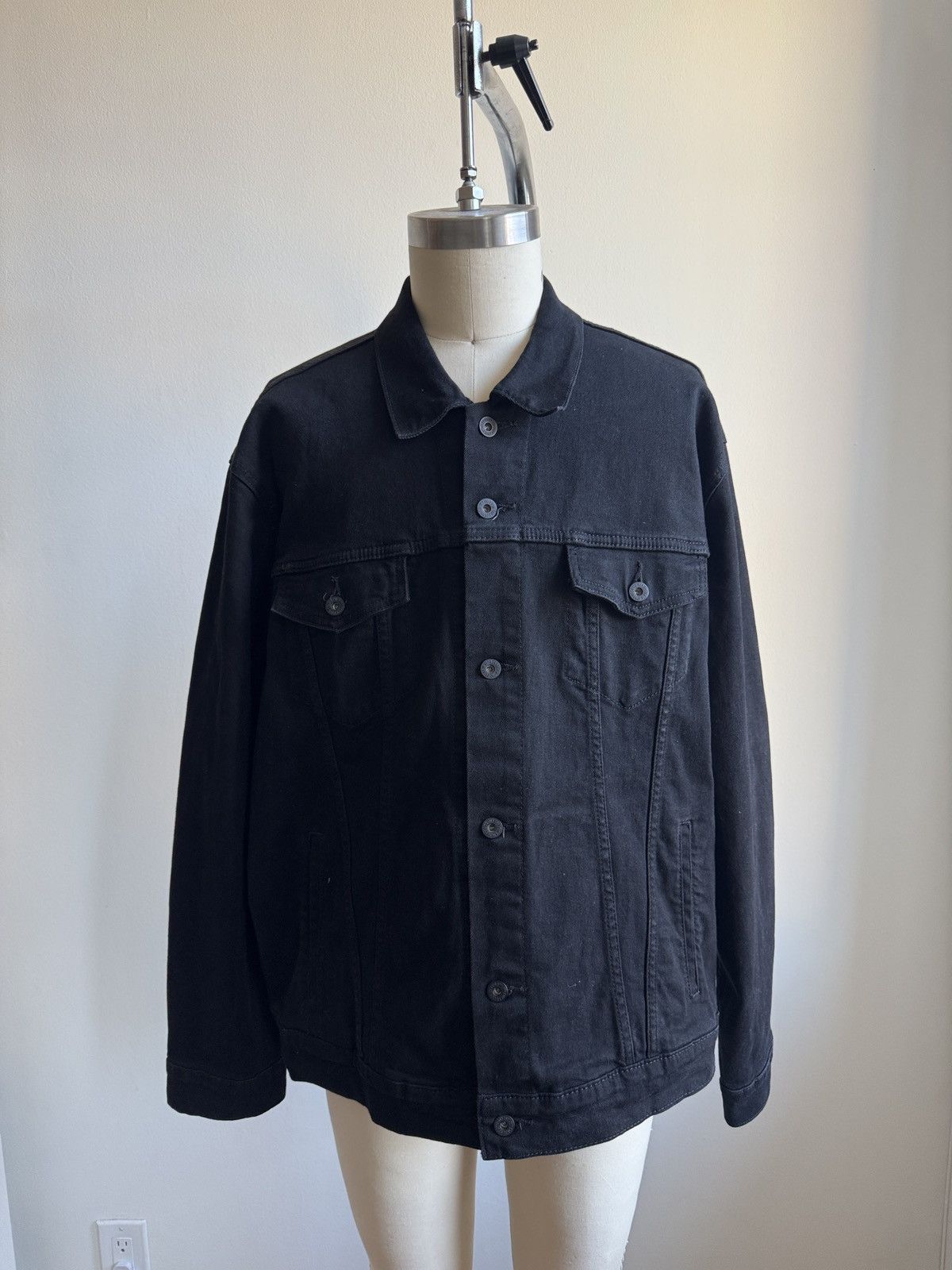 Levi's CLASSIC DENIM JACKET Size US XL / EU 56 / 4 - 2 Thumbnail