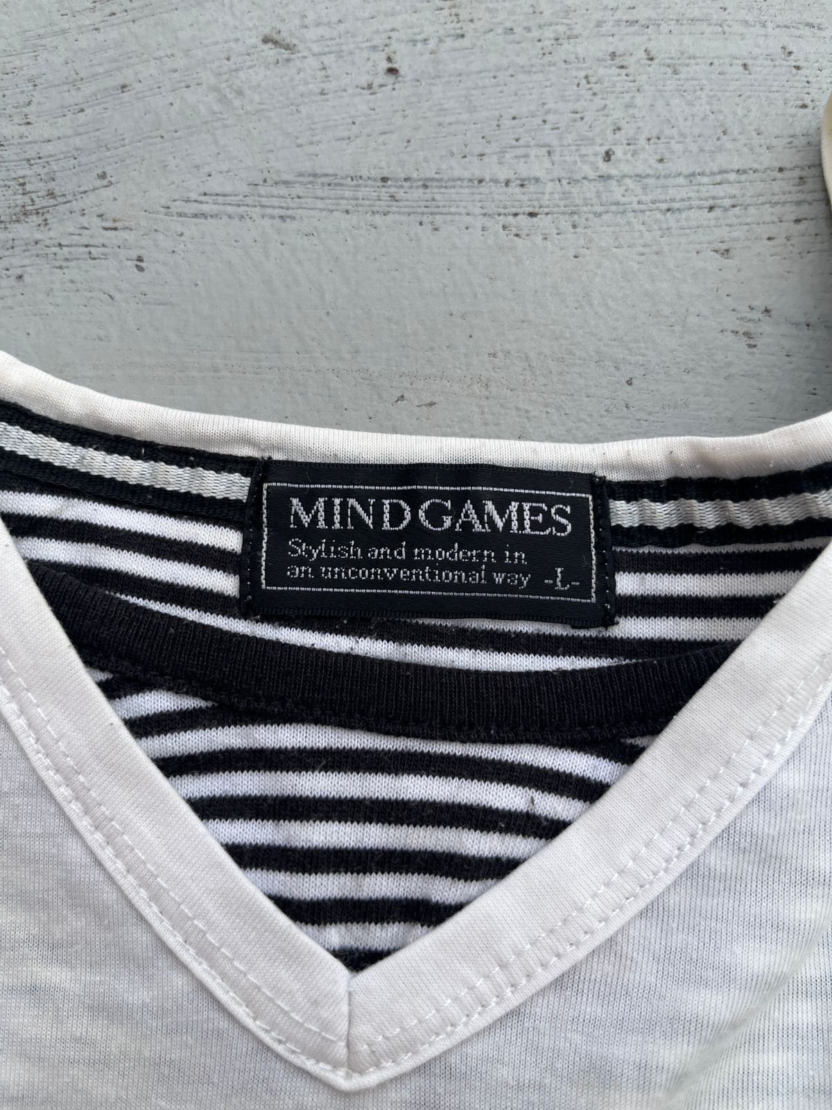 Mind Games Mind Games Natural Objects Graphic V-Neck Tee Size US S / EU 44-46 / 1 - 2 Thumbnail