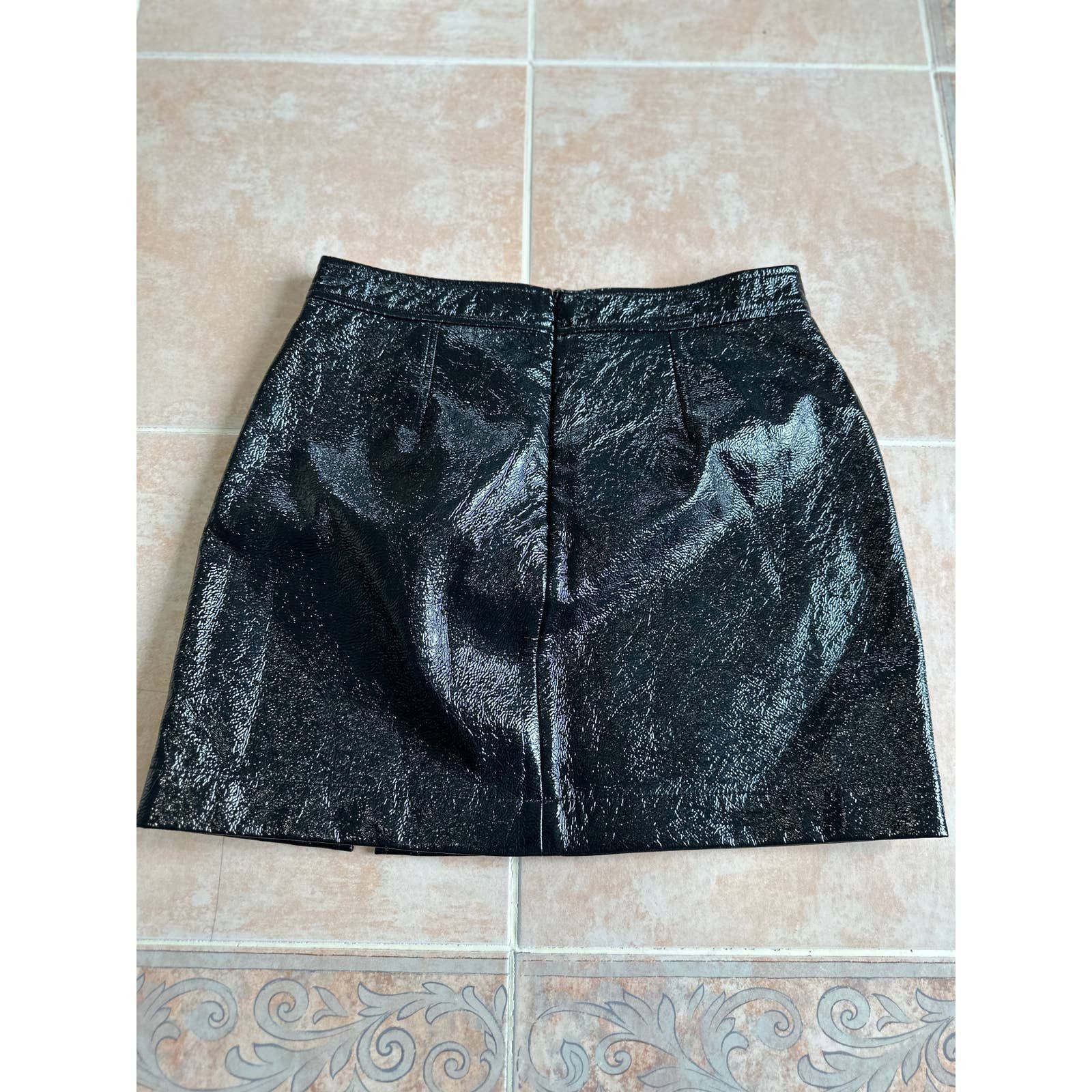 Aritzia Wilfred Black Worn once wrinkle faux leather mini skirt sz 8 Size 30" / US 8 / IT 44 - 3 Thumbnail