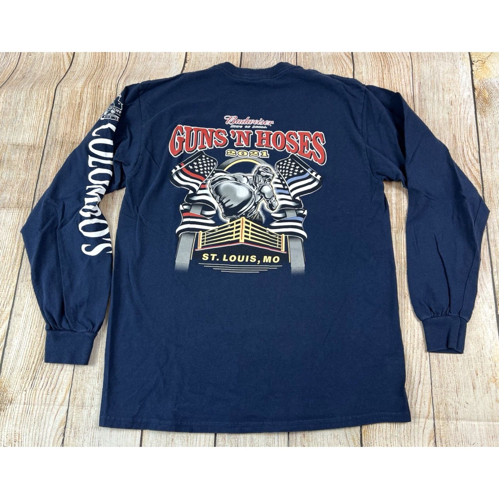 Gildan VINTAGE Budweiser Guns N Hoses Boxing St Louis 2022 Longsleeve T Shirt Medium Blue Mens Long Sleeve Graphic Print Shirt Size US M / EU 48-50 / 2 - 2 Thumbnail