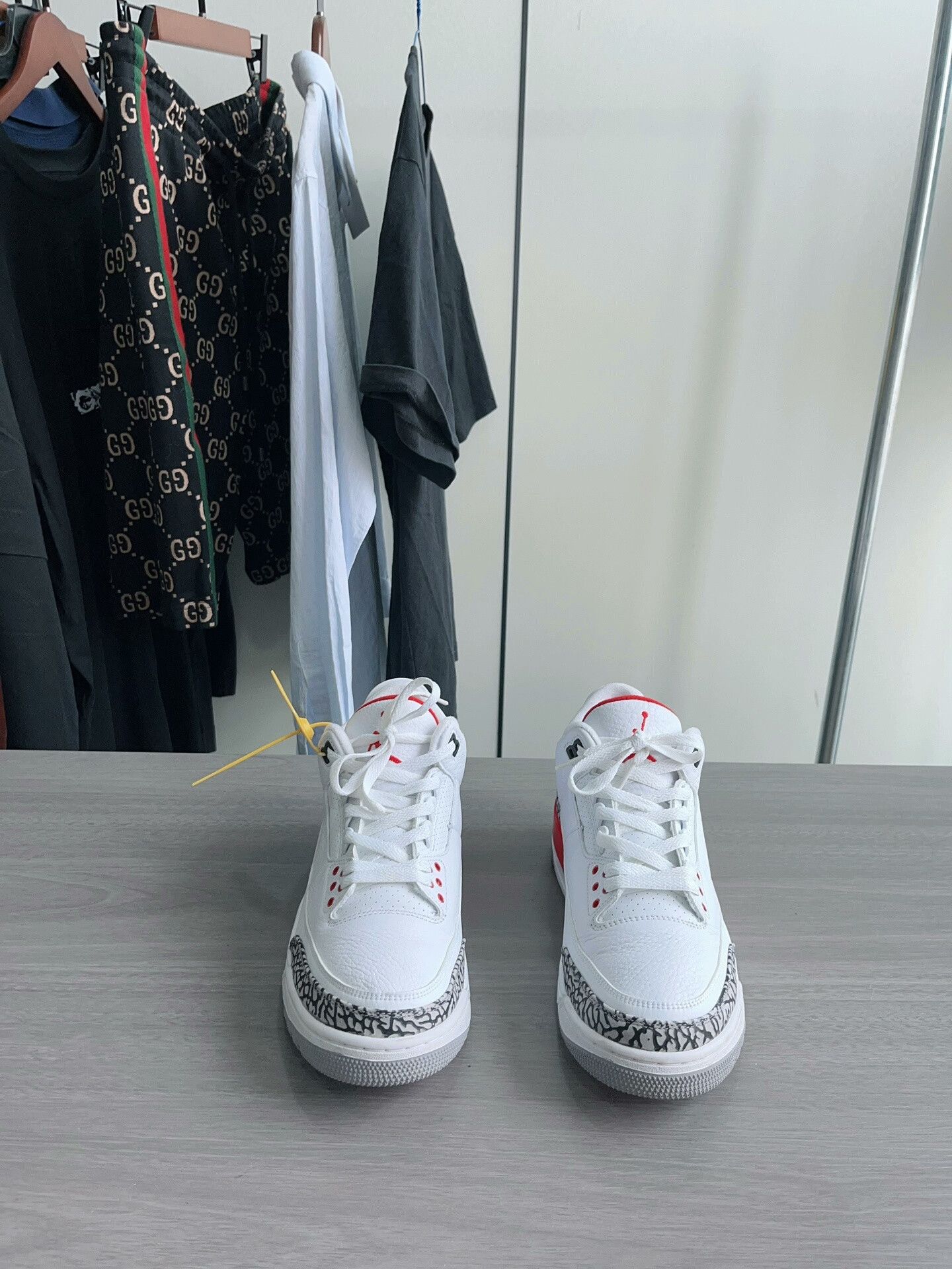 Jordan Brand Air Jordan 3 White Red Size US 10 / EU 43 - 1 Thumbnail