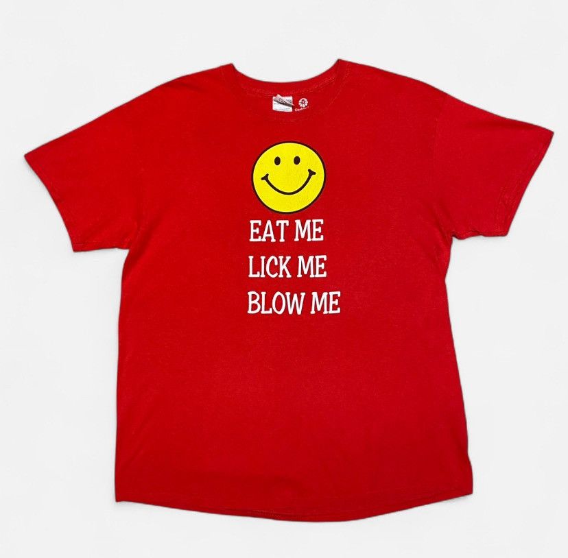 Gildan Y2K Eat me, Lick me, Blow me smile face red funny T-shirt Size US L / EU 52-54 / 3 - 1 Thumbnail