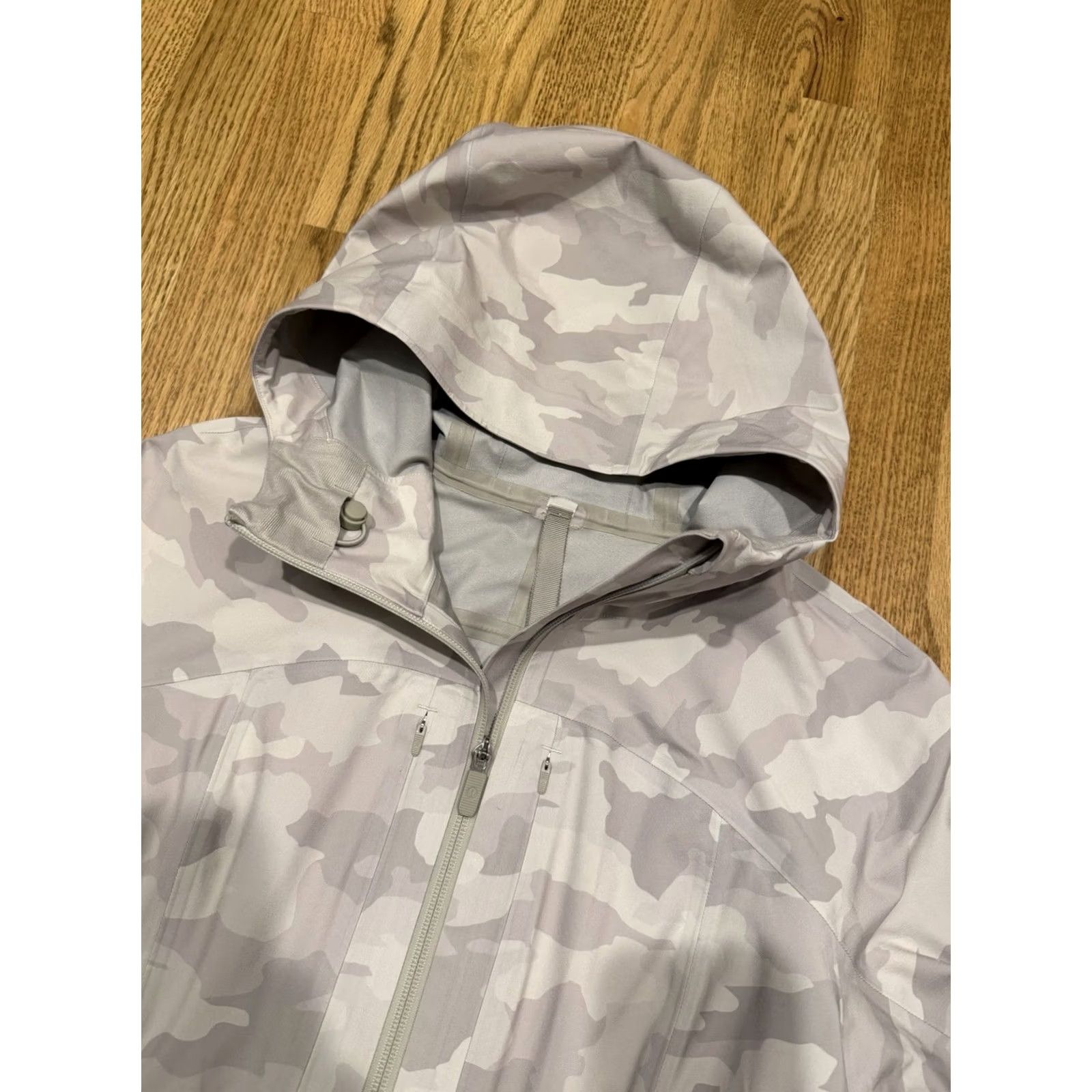 Lululemon Lululemon Break a Trail Full Zip Hoodie Jacket Women’s Size 8 White Opal Camo Windbreaker Pockets Size M / US 6-8 / IT 42-44 - 7 Thumbnail
