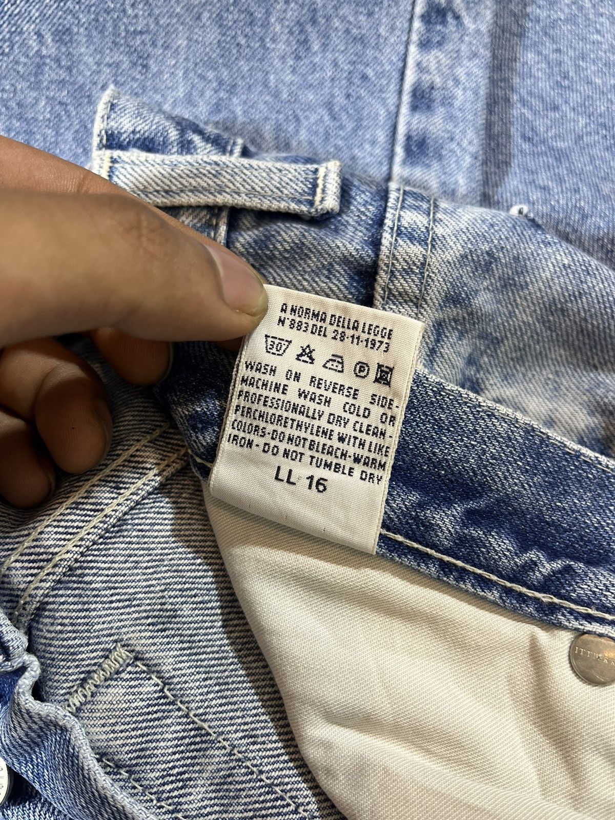Versace Jeans Couture Versace Jeans Couture Distressed Denim – (Made in Italy) Size US 31 - 14 Thumbnail