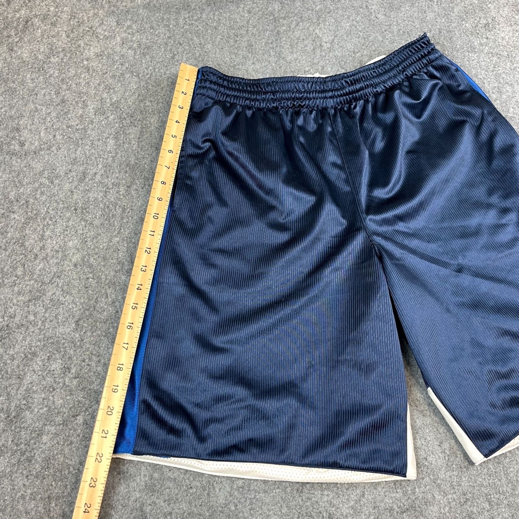 Nike VINTAGE Nike Mens Sweat Shorts L Blue 00s Y2K Sweat Shorts Nike Mens L Blue 00s Y2K Size US 33 - 3 Thumbnail