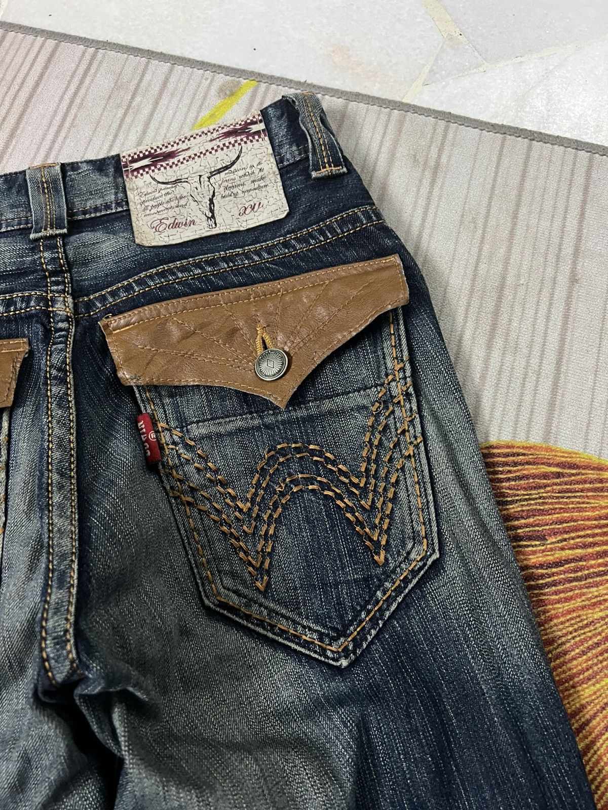 Edwin 💥Flare💥Vintage Edwin XVS Buffalo Head Distress Jean Size US 30 / EU 46 - 21 Thumbnail