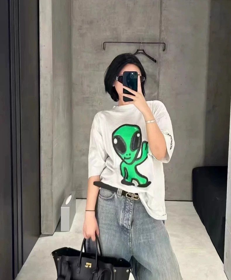 Balenciaga Balenciaga Spring and summer alien smiling face T-shirt, X Size US XS / EU 42 / 0 - 9 Thumbnail