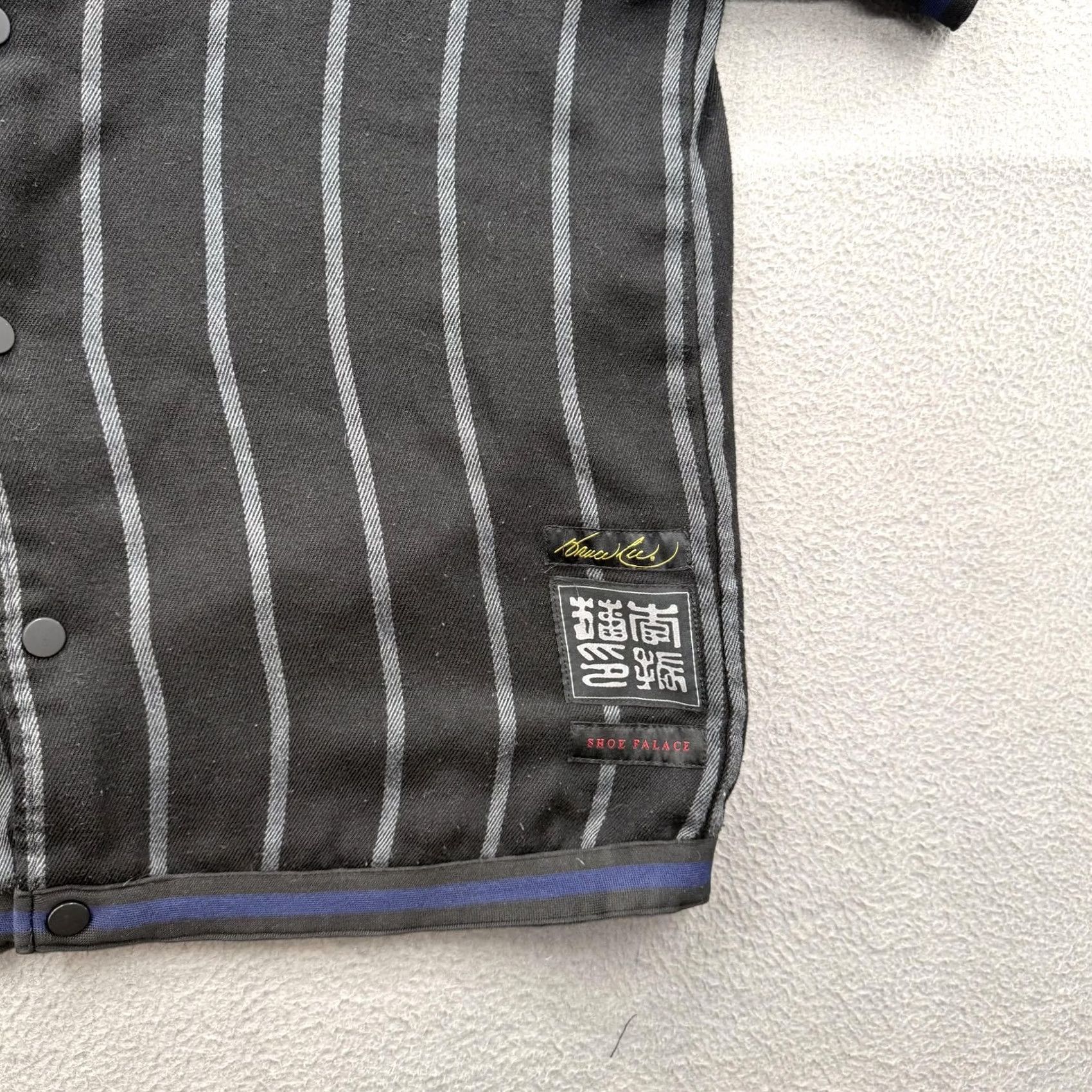 Lee Bruce Lee Mens Medium Black Striped Embroidered Short Sleeve Shirt Size US M / EU 48-50 / 2 - 7 Thumbnail
