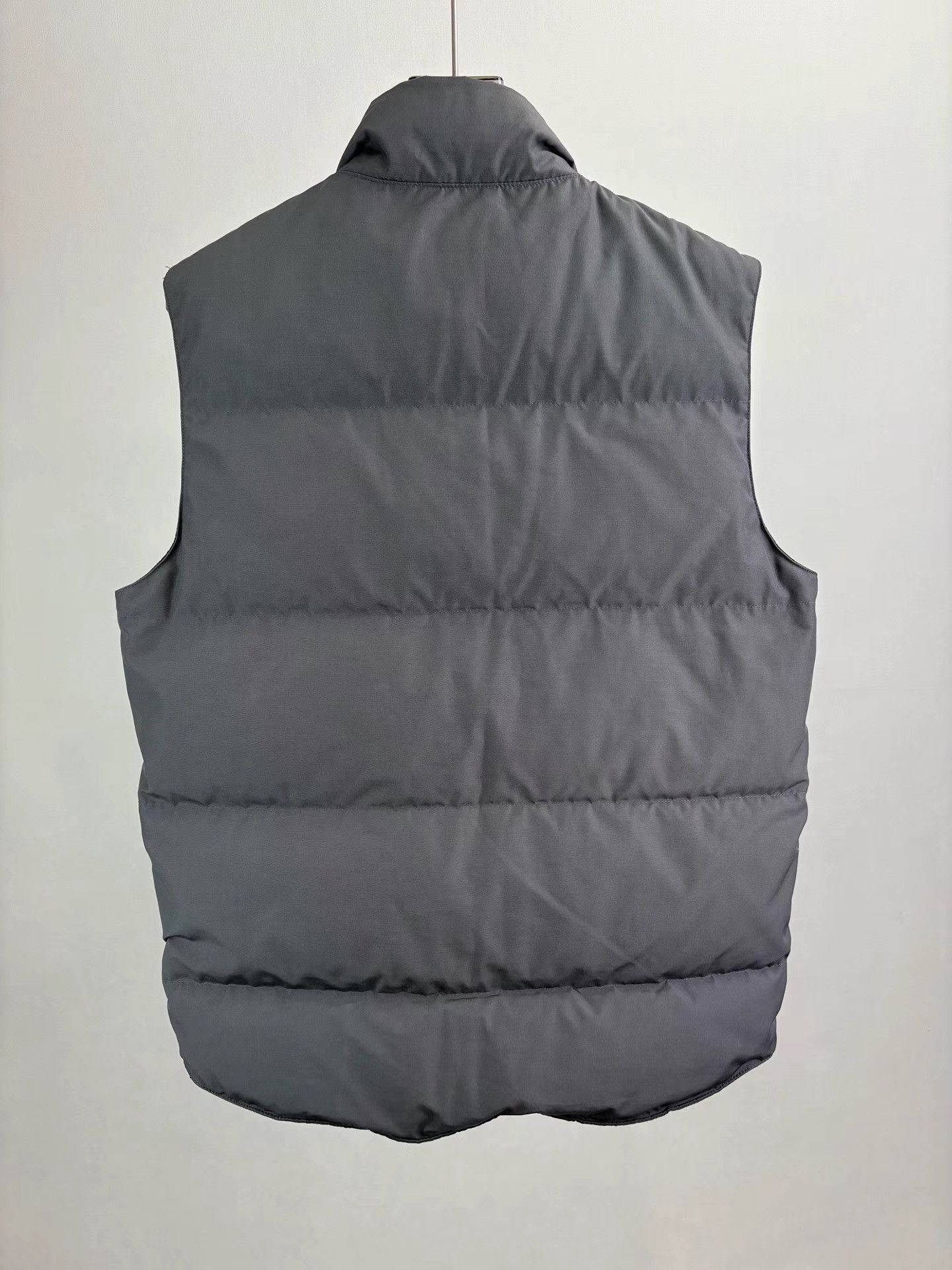 Canada Goose Canada Goose Unisex Down Vest K1 Size US M / EU 48-50 / 2 - 2 Thumbnail