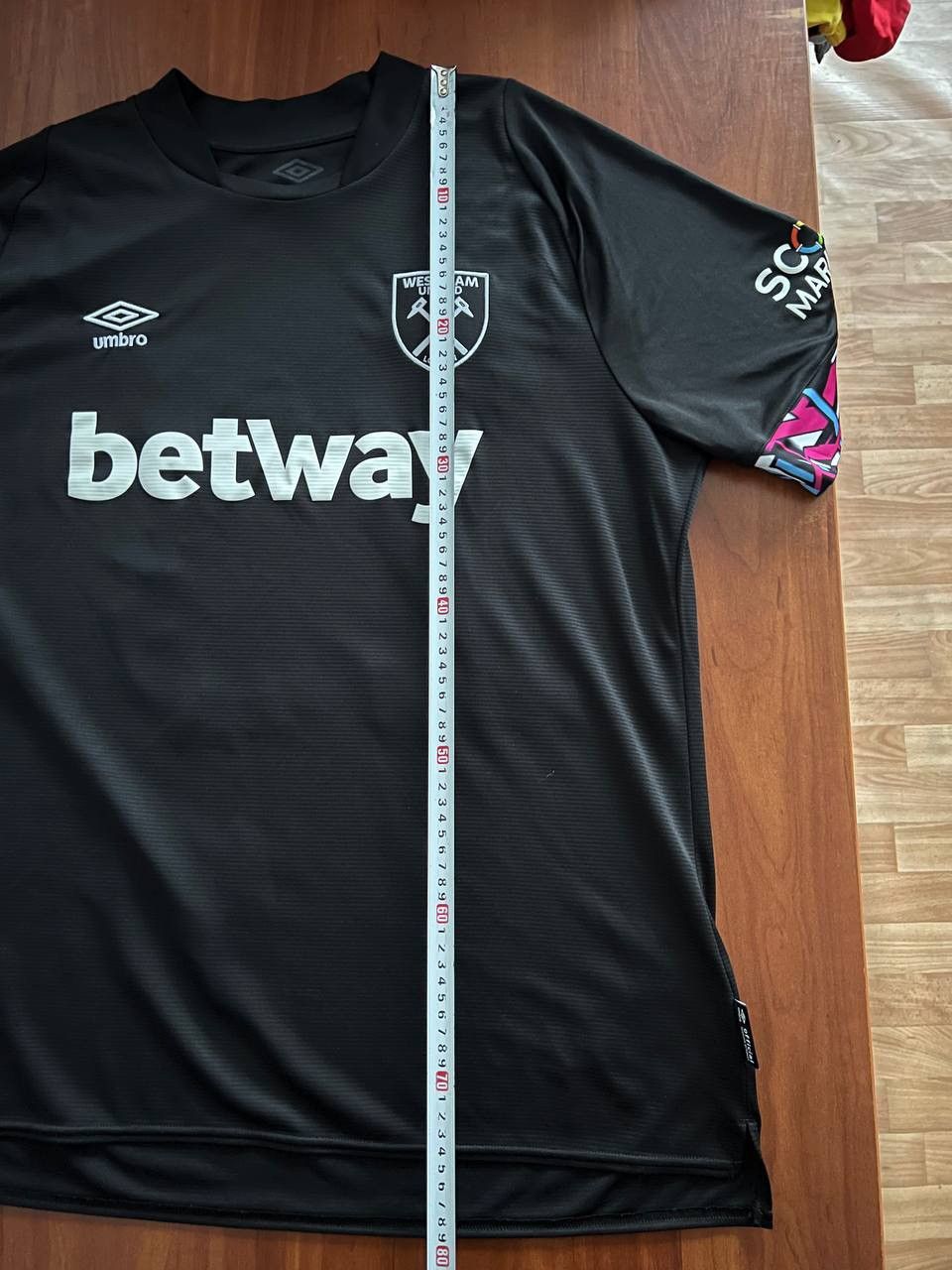 Umbro 2023 WEST HAM UNITED SPECIAL WINNERS SOCCER JERSEY SHIRT XL Size US XL / EU 56 / 4 - 14 Thumbnail