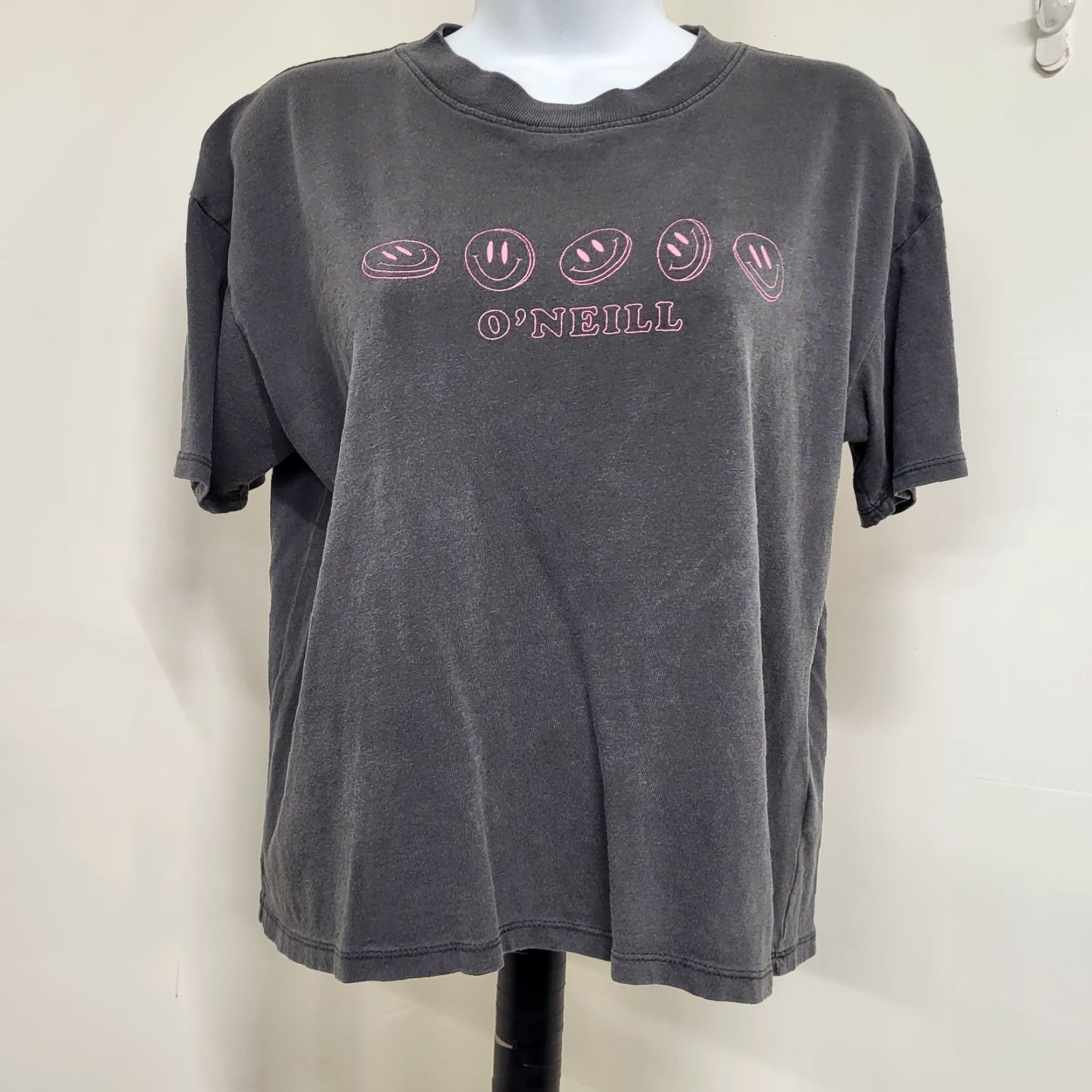 O'Neill O'NEILL T-Shirt Womens Small Graphic Crop Top Emoji Flowers Gray Surfer EUC Shirt Casual Short Sleeve Beach Pattern 90s? No, keep to from original. Size S / US 4 / IT 40 - 2 Thumbnail