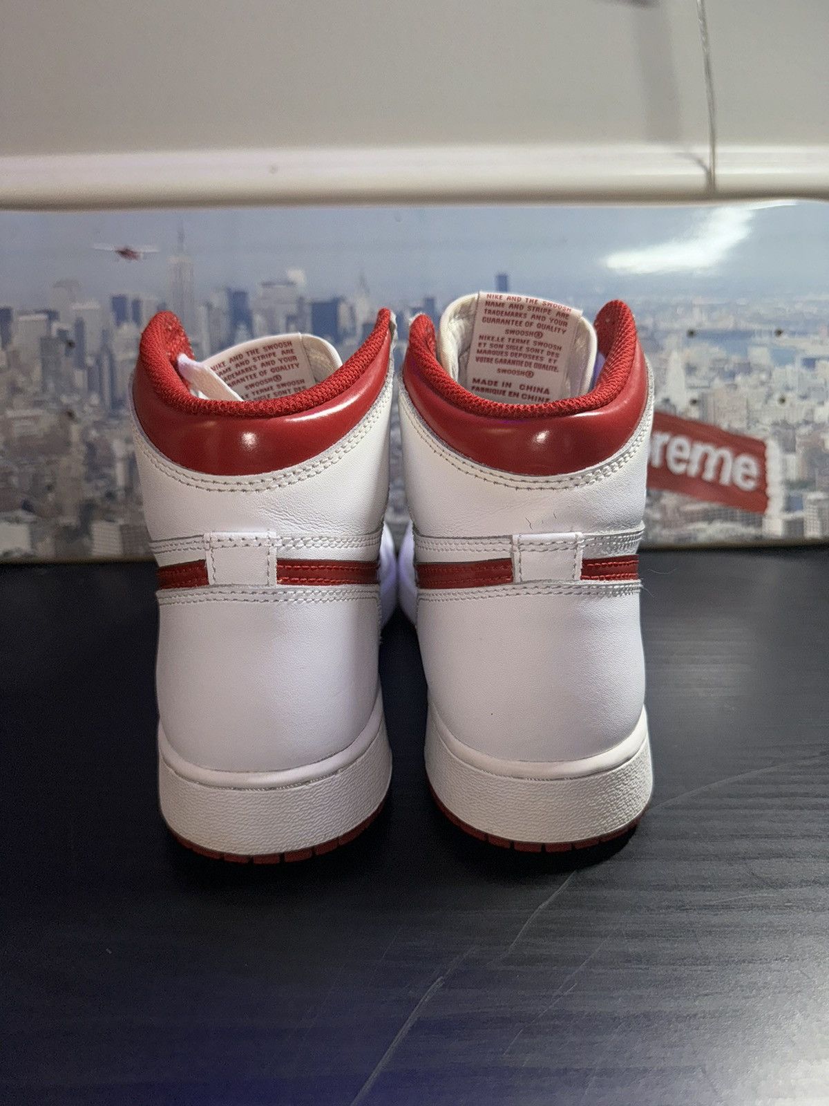Jordan Brand × Nike Nike Air Jordan Retro 1 High OG Metallic Red GS 2017 Size US 6.5 / EU 39-40 - 5 Thumbnail