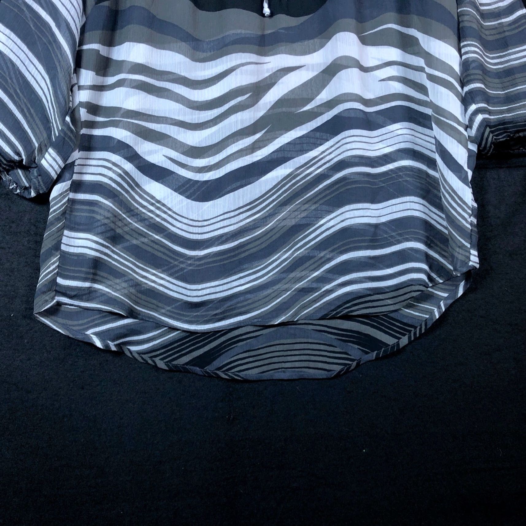 Express Express Womens Blouse Zebra Print Black White Sheer 3/4 Sleeve Small Size S / US 4 / IT 40 - 3 Thumbnail