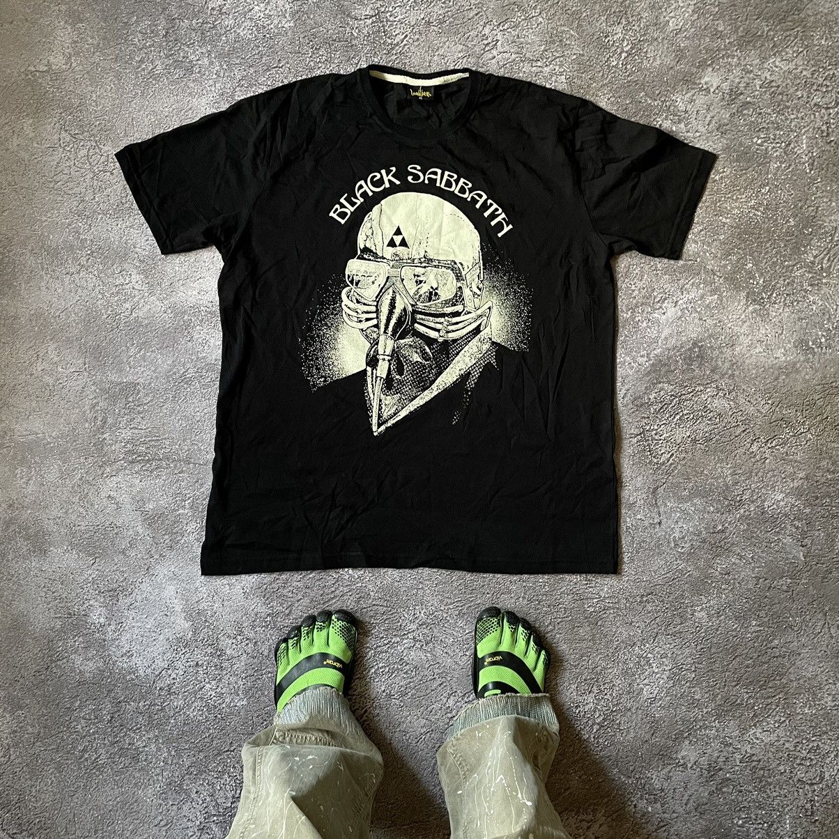 Vintage Vintage 00s Black Sabbath Graphic Tee Band Tee Grunge XL Size US XL / EU 56 / 4 - 1 Thumbnail