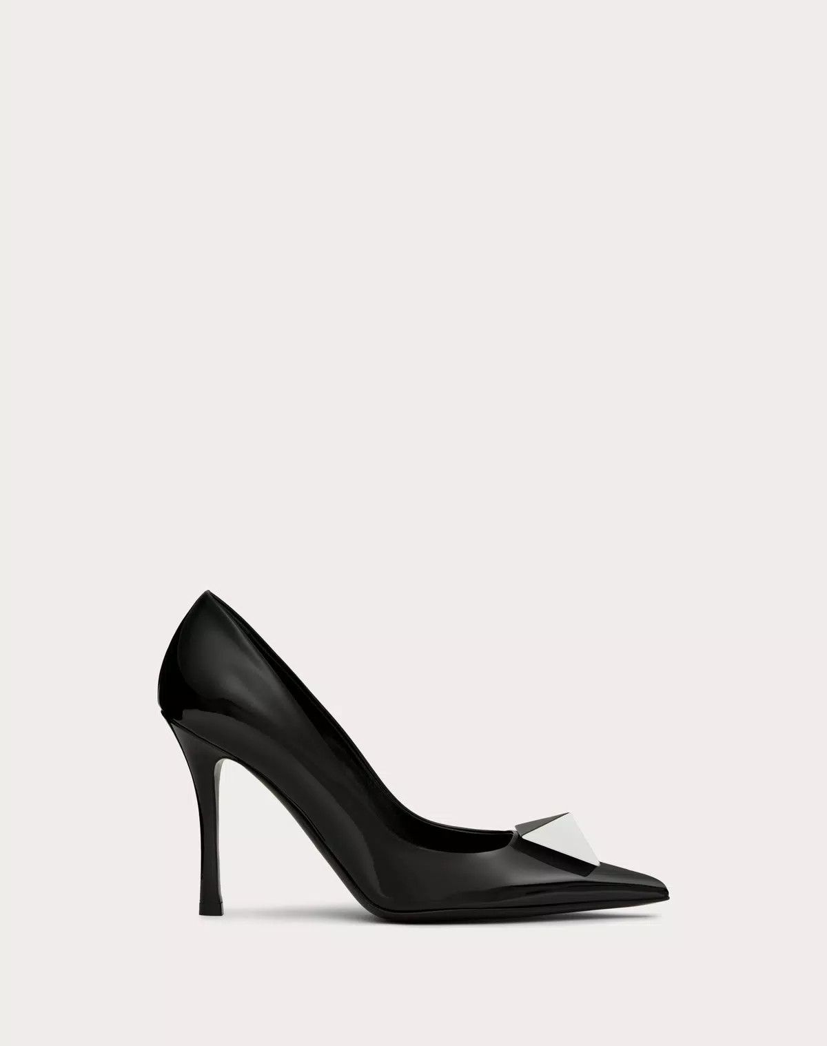 o1s1wg111125 One Stud Patent Leather Pump Two-Tone Stud