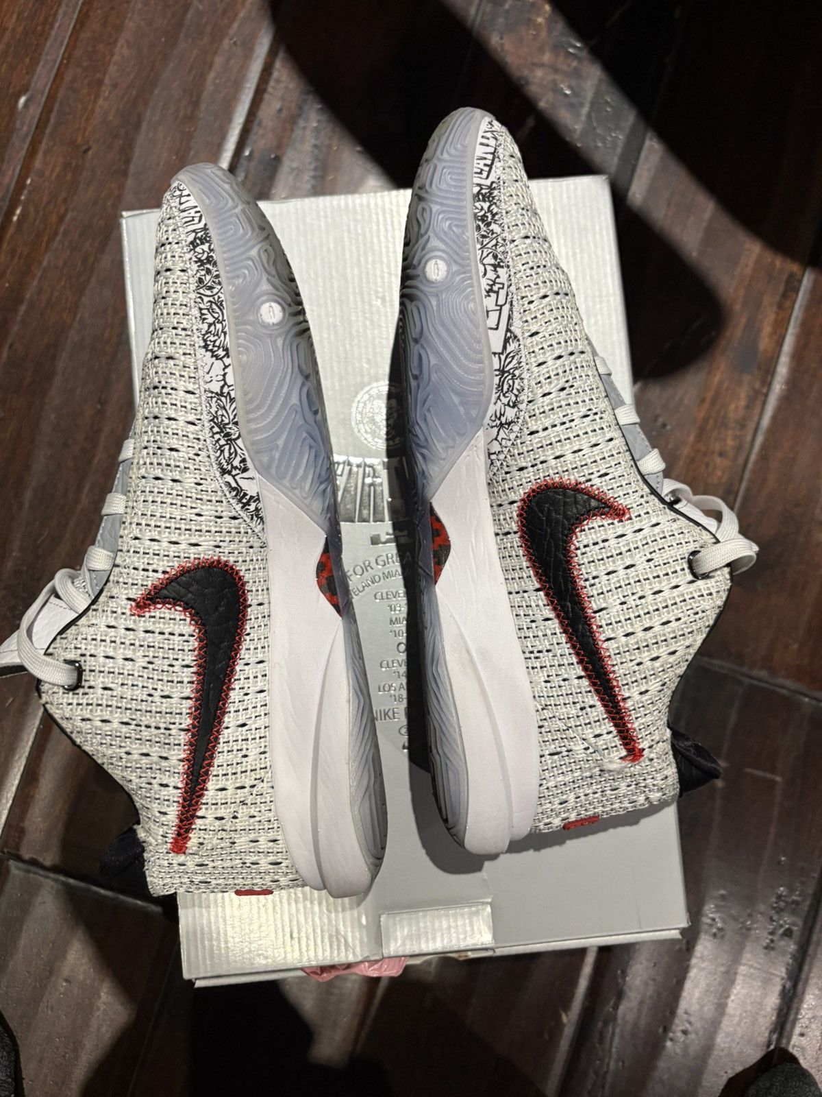 Jordan Brand × Nike Lebron 20 “The Debut” Size US 9.5 / EU 42-43 - 1 Thumbnail