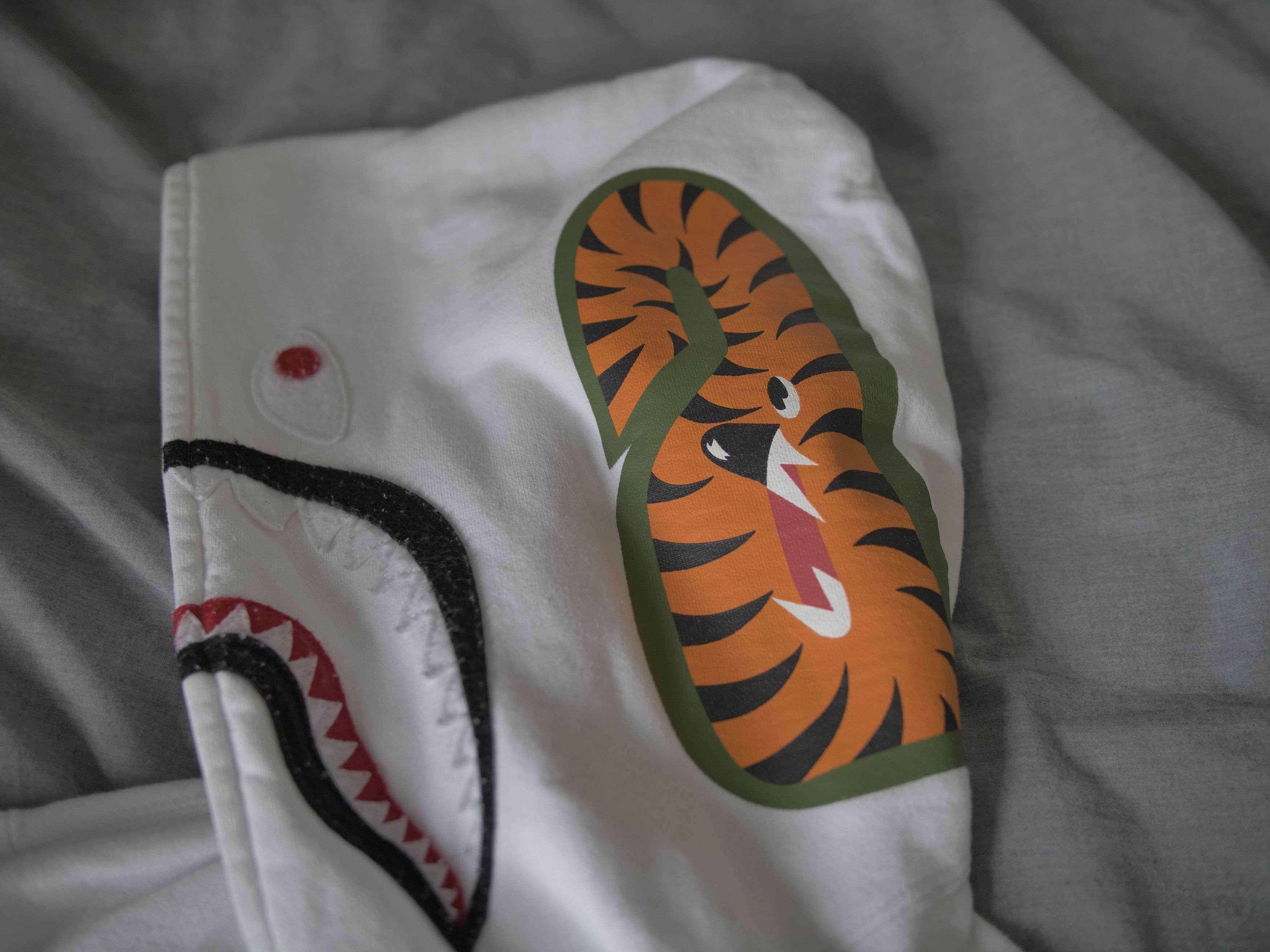 Bape Shark Pullover Hoodie Size US XL / EU 56 / 4 - 2 Thumbnail