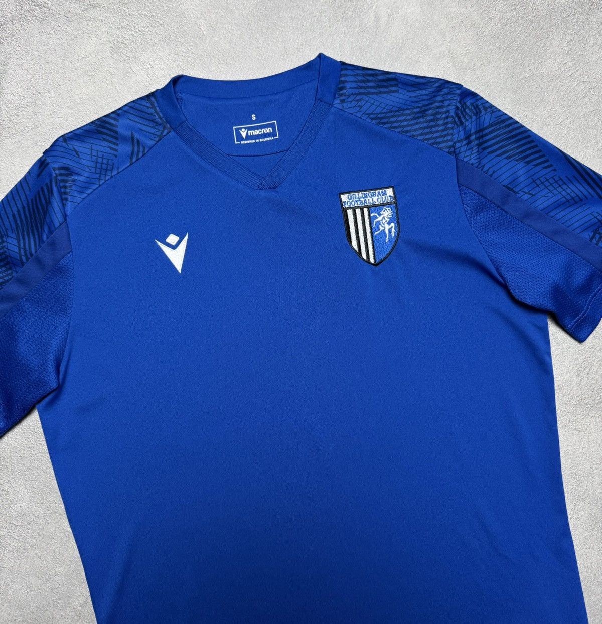Macron Gillingham 2023 2024 Football Shirt Soccer Jersey Macron Size US S / EU 44-46 / 1 - 3 Thumbnail