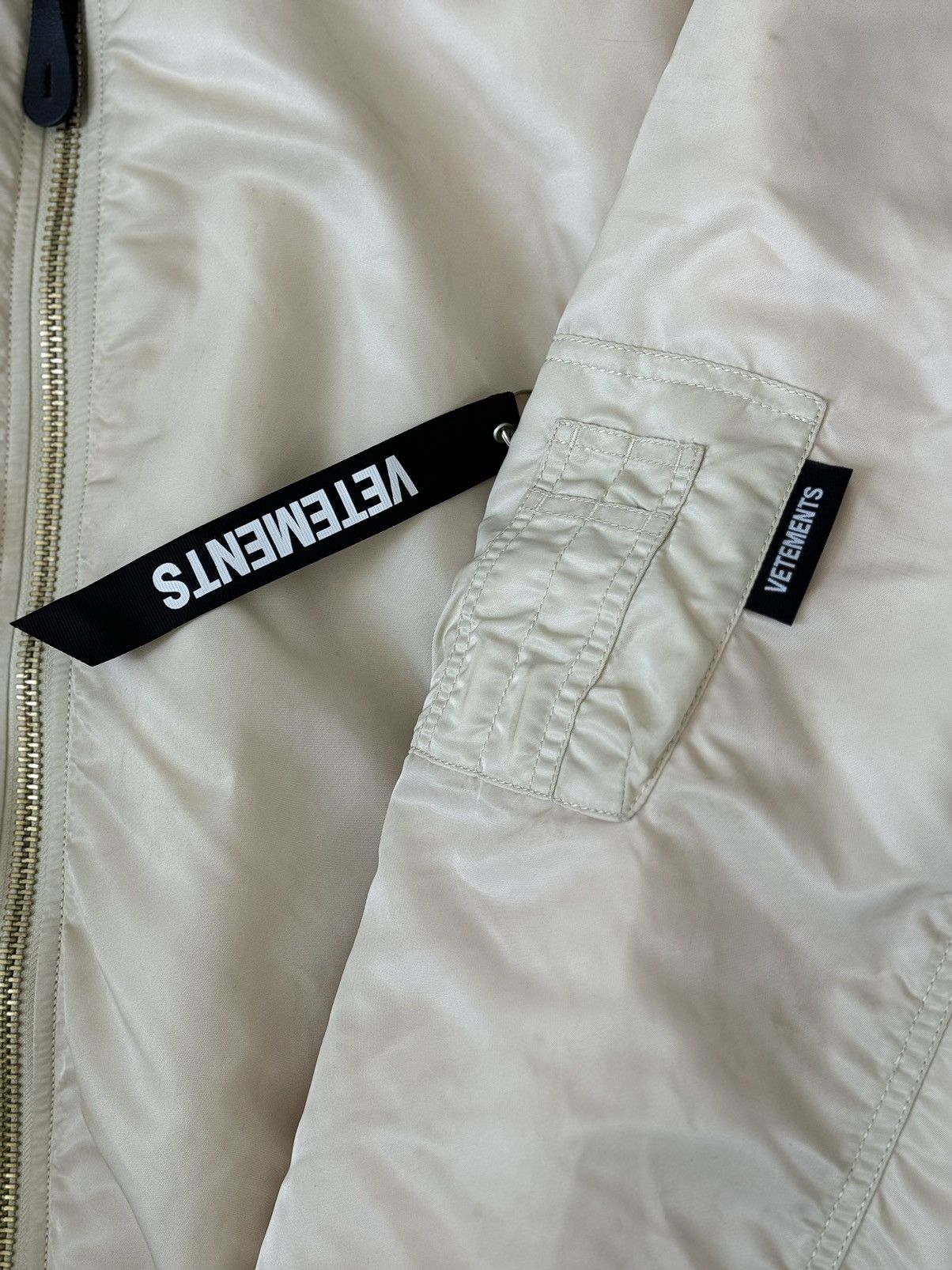 Alpha Industries × Vetements VETEMENTS X ALPHA INDUSTRIES DOUBLE ZIP BOMBER Size US L / EU 52-54 / 3 - 2 Thumbnail