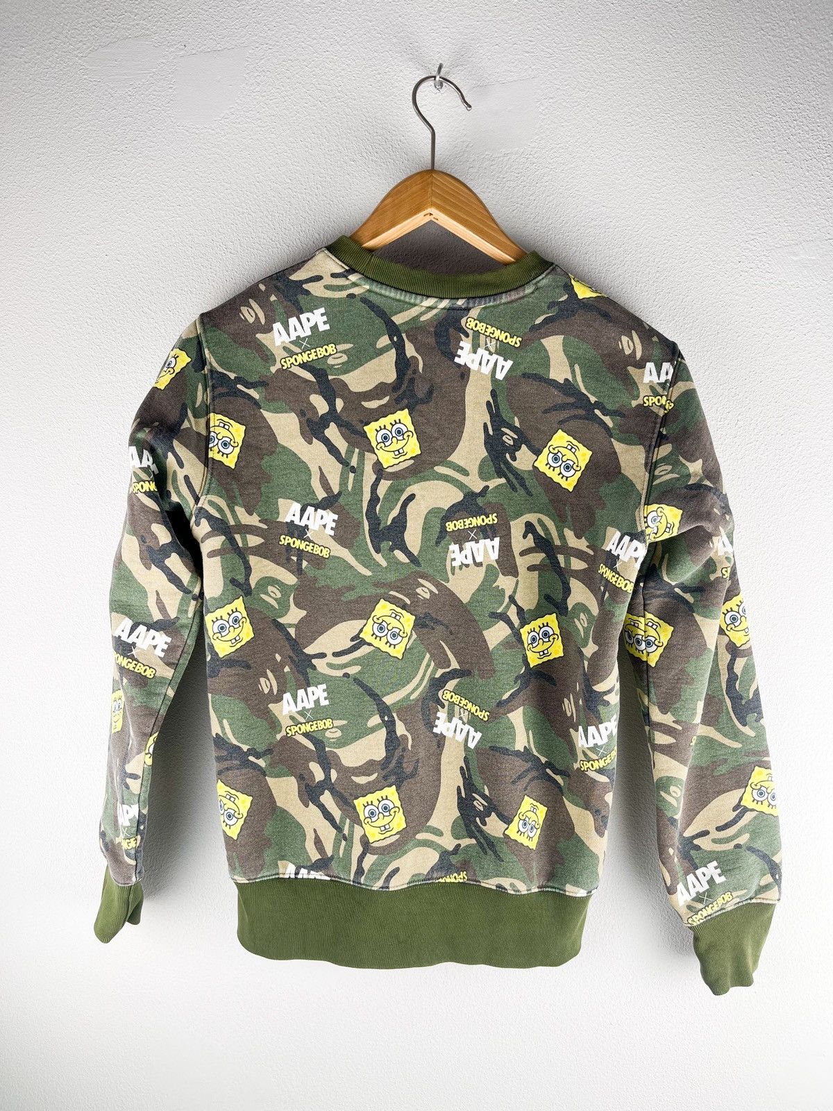 Aape AAPE a bathing ape bape sweatshirt jumper sweater SpongeBob Size US S / EU 44-46 / 1 - 2 Thumbnail