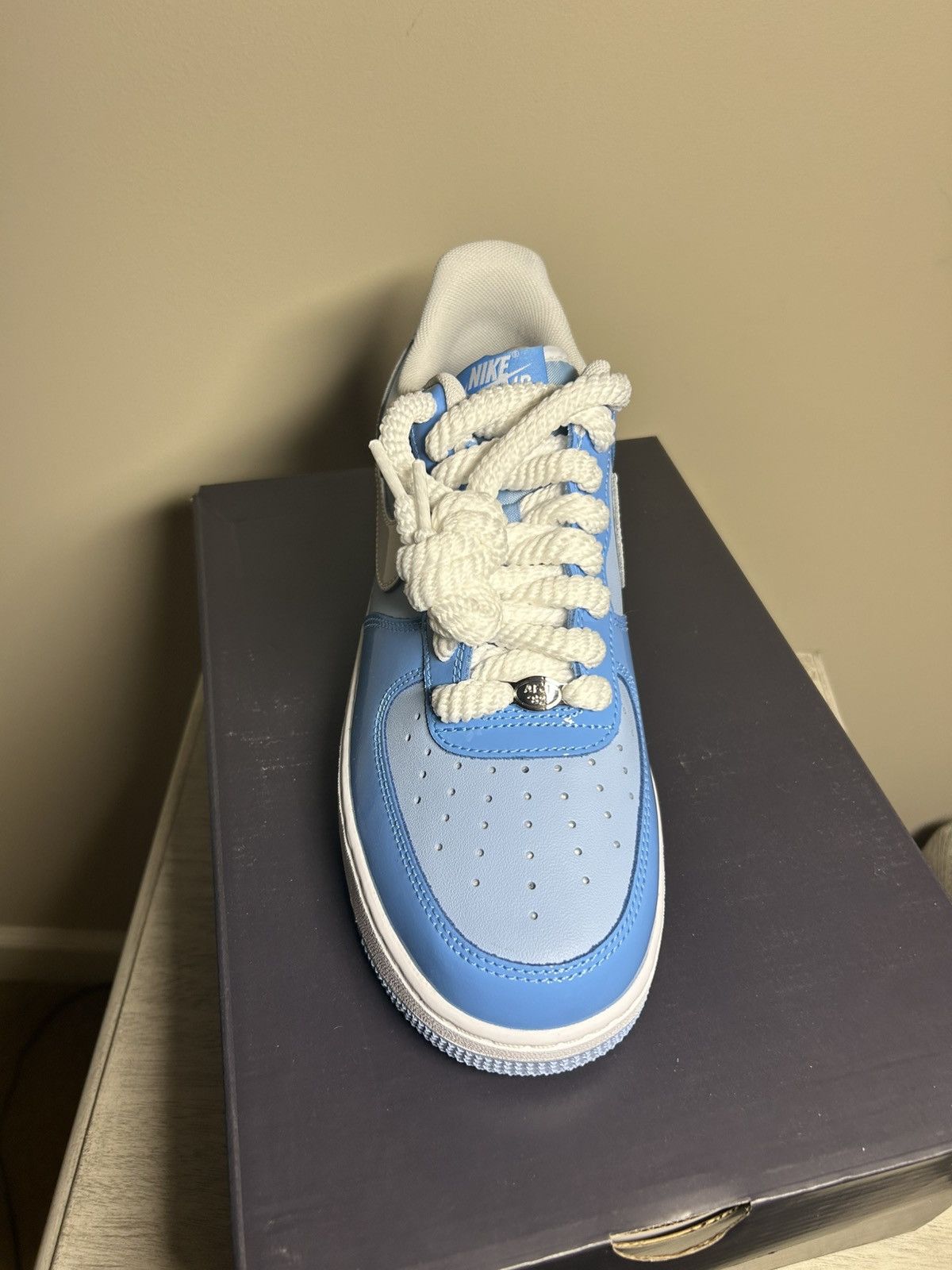 Nike Air Force 1 ‘07 LV8 ‘Psychic Blue Patent’ Size US 9 / EU 42 - 5 Thumbnail