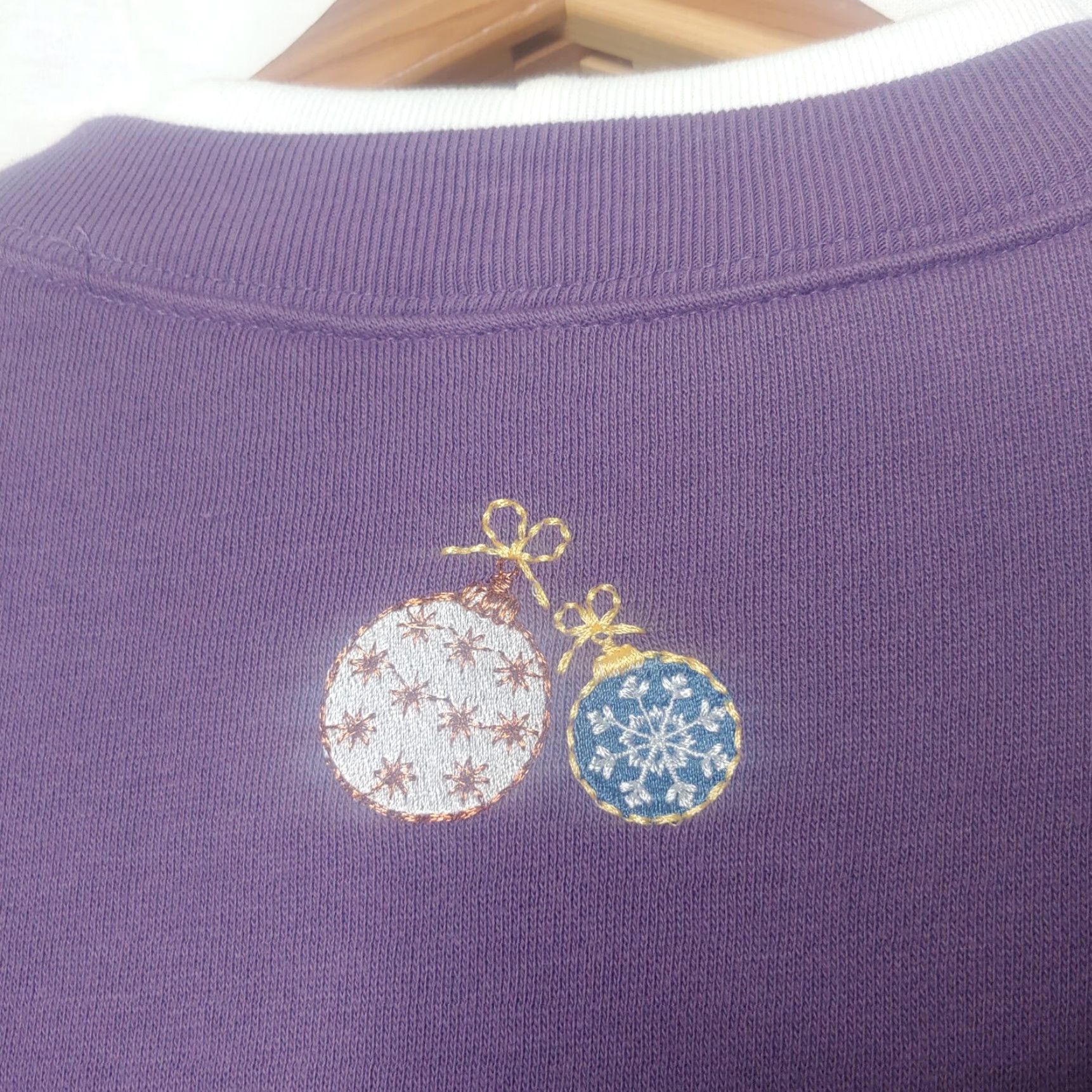 Vintage VINTAGE Baxter Wells Christmas Sweatshirt Purple Small Grandma Bow Pullover Crew Neck Long Sleeve Size S / US 4 / IT 40 - 5 Thumbnail