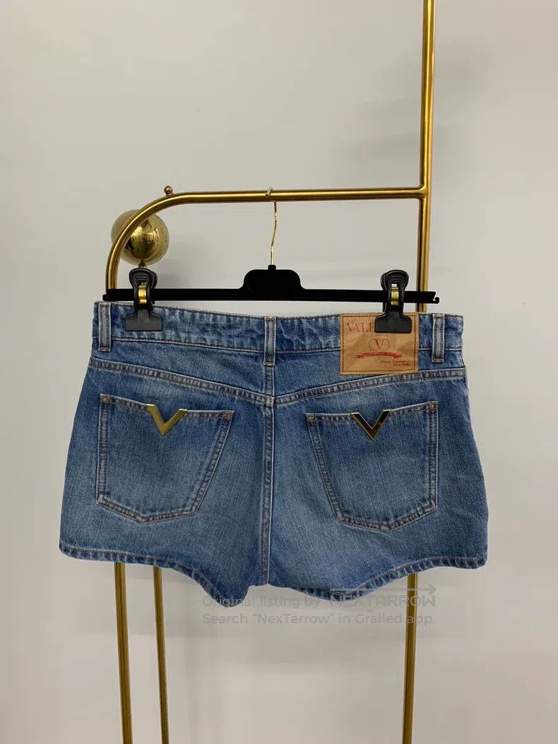 Valentino Valentino Denim shorts with metal buckles Size 27" / US 4 / IT 40 - 2 Thumbnail