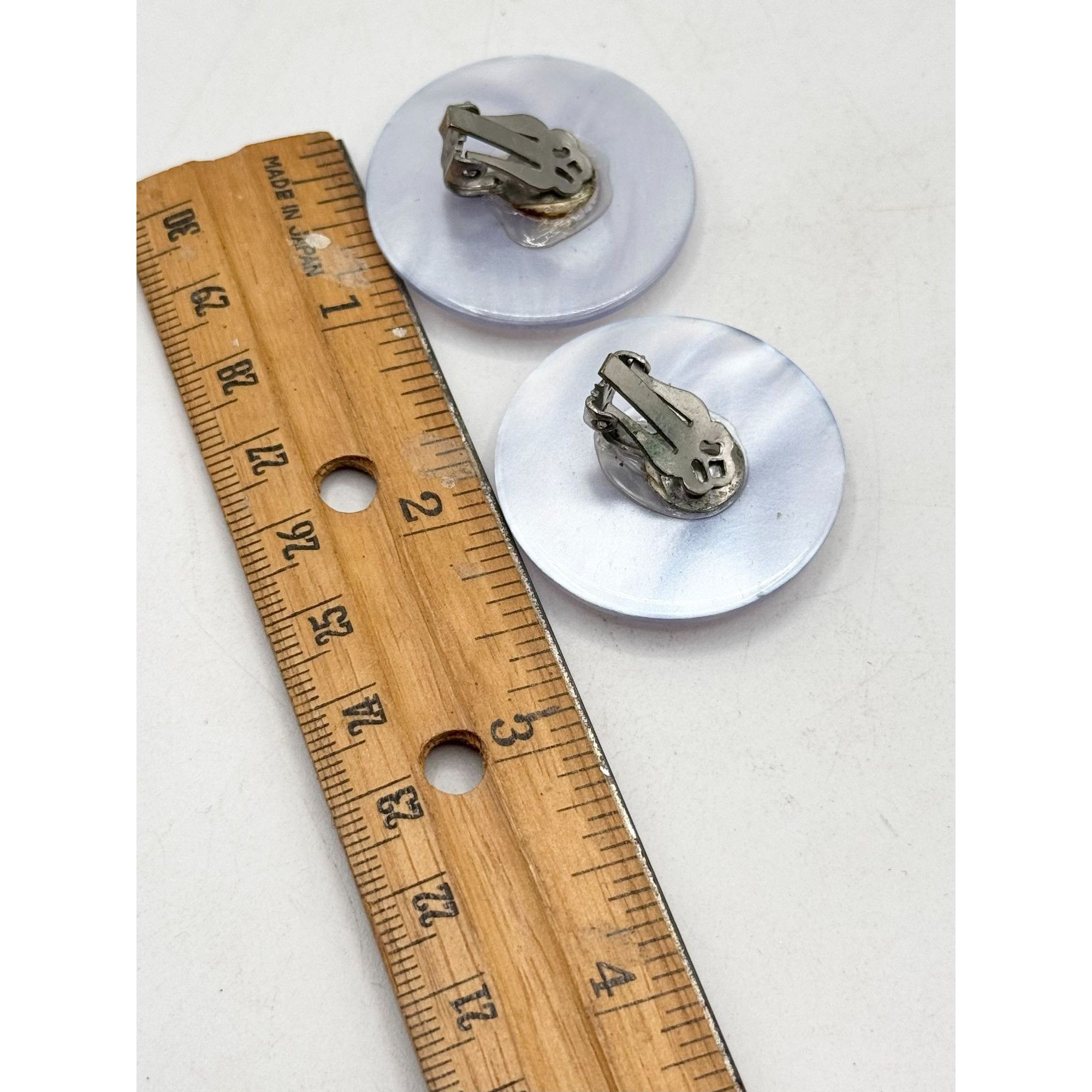 Vintage Vintage iridescent circle clip on earrings Size ONE SIZE - 4 Thumbnail