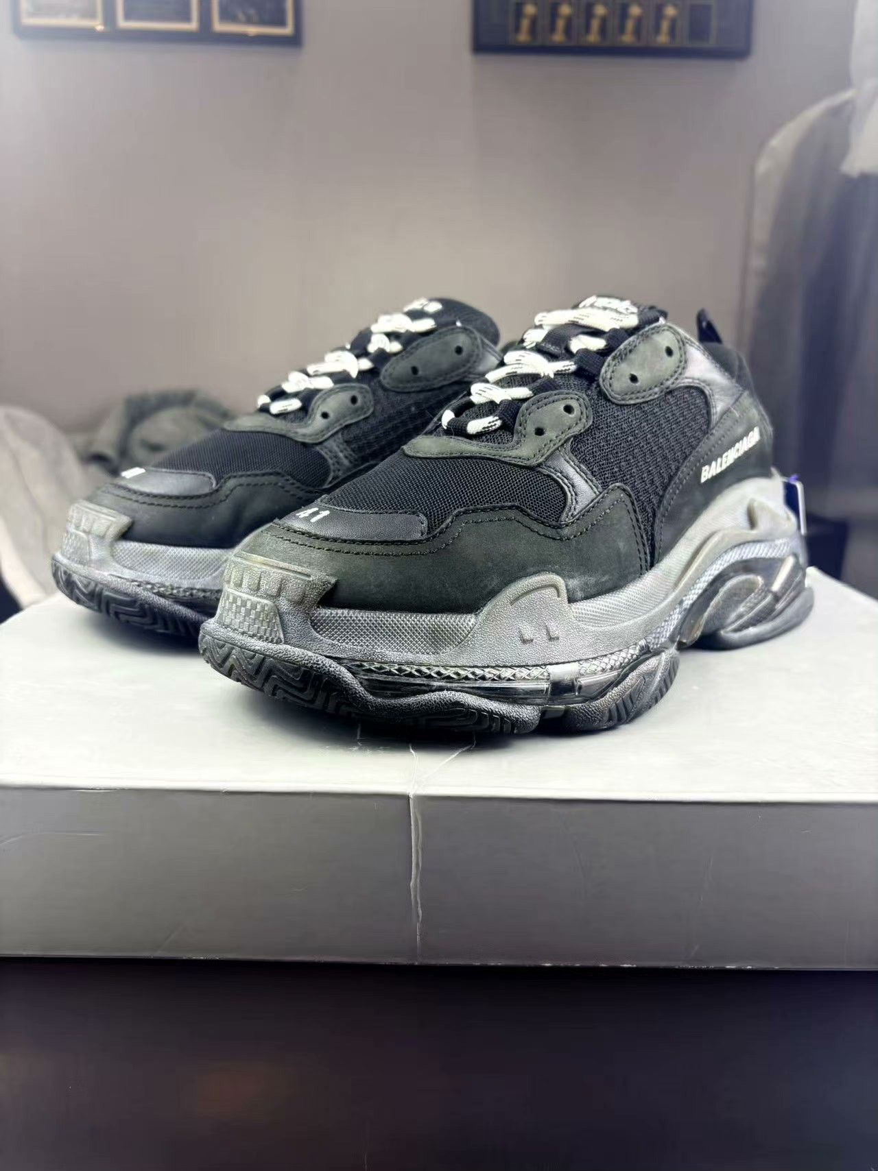 Balenciaga Balenciaga Distressed Black Lowtop Sneakers 8.5 Men Size US 8.5 / EU 41-42 - 1 Thumbnail