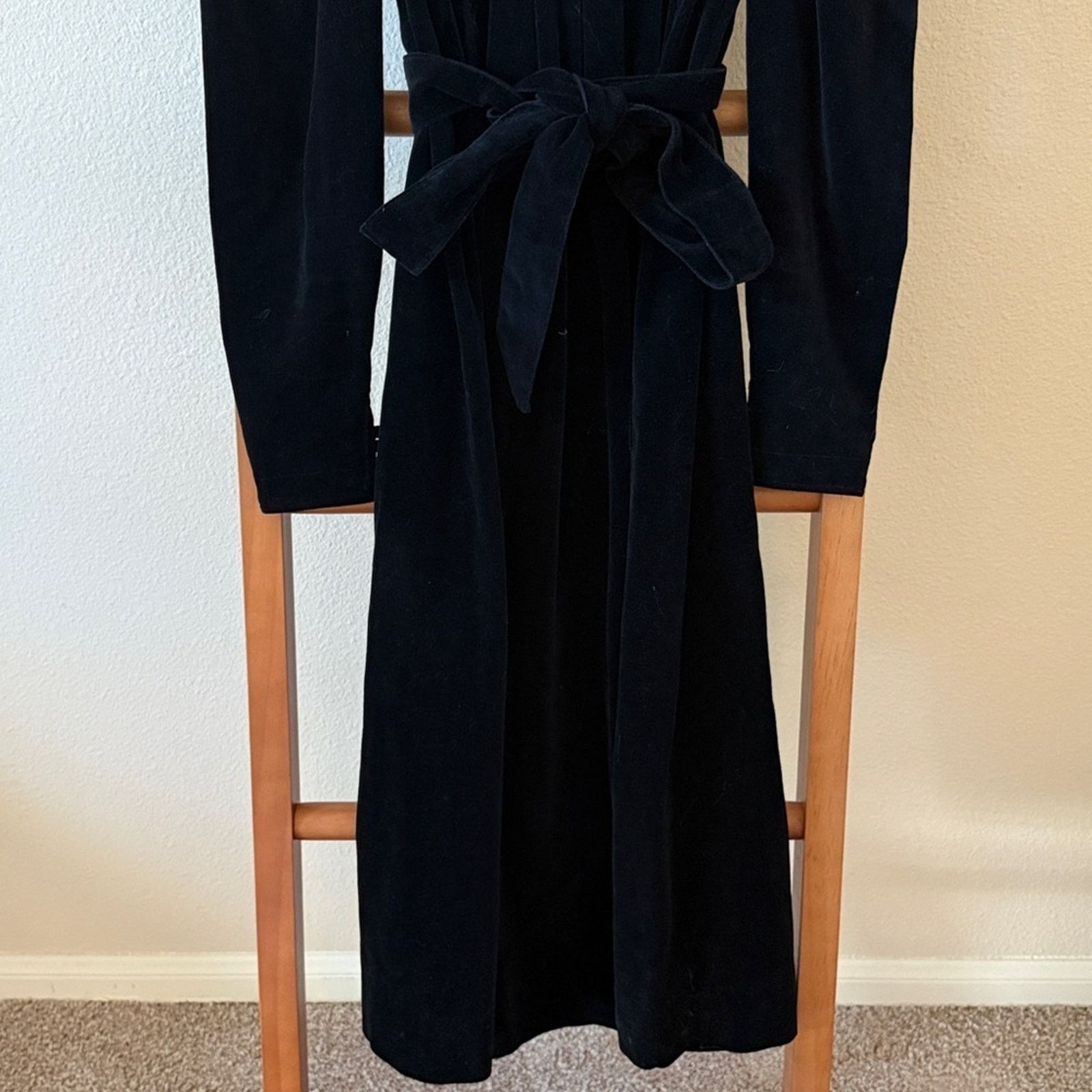 Laura Ashley Vintage Laura, Ashley puff sleeve pleat front black dress 6 Size M / US 6-8 / IT 42-44 - 4 Thumbnail