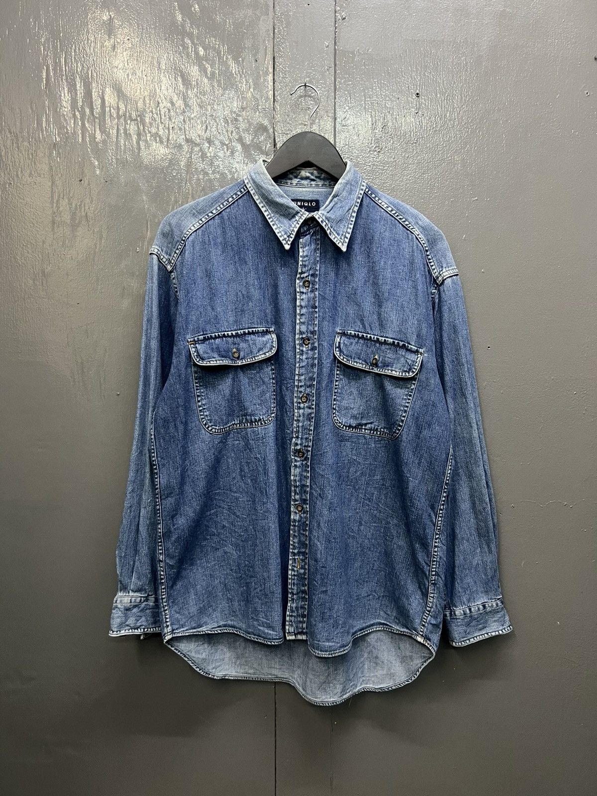 Uniqlo Uniqlo Denim Shirt Double Pocket Size US L / EU 52-54 / 3 - 1 Thumbnail