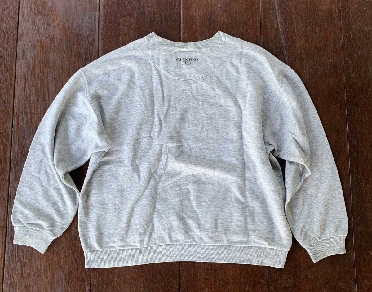 Valentino × Vintage Vintage Valentino Italy big logo grey sweatshirt Size US M / EU 48-50 / 2 - 2 Thumbnail