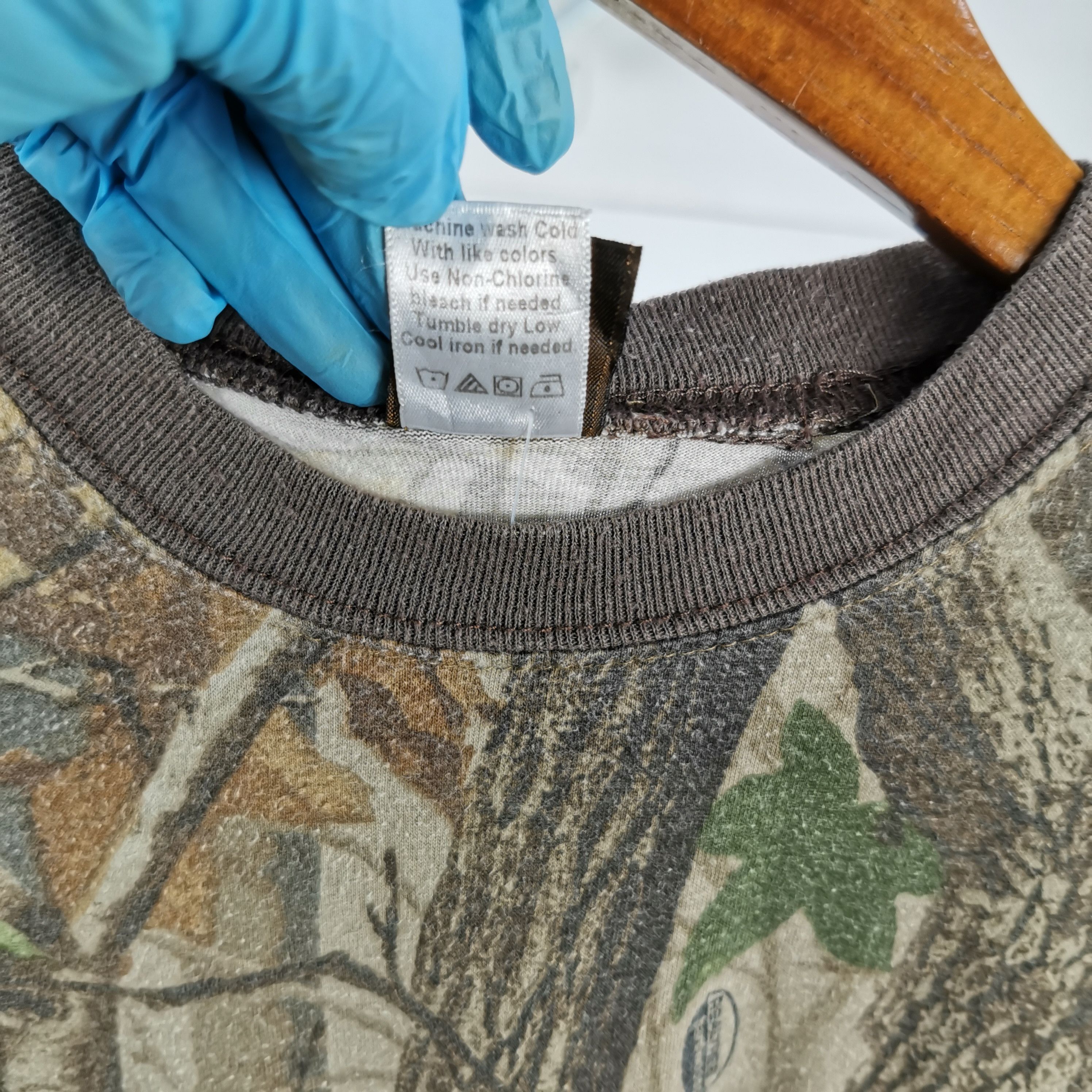 Realtree Vintage Y2K Tree Camouflage Real Tree T-Shirt Crewneck SOLD Size US M / EU 48-50 / 2 - 7 Thumbnail