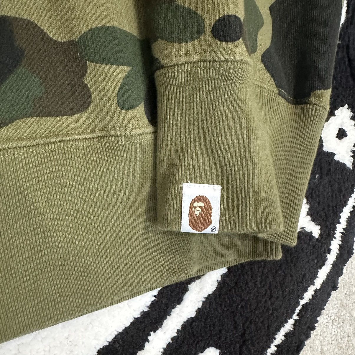 Bape Bape 1st Camo Studs Crewneck Size US L / EU 52-54 / 3 - 4 Thumbnail