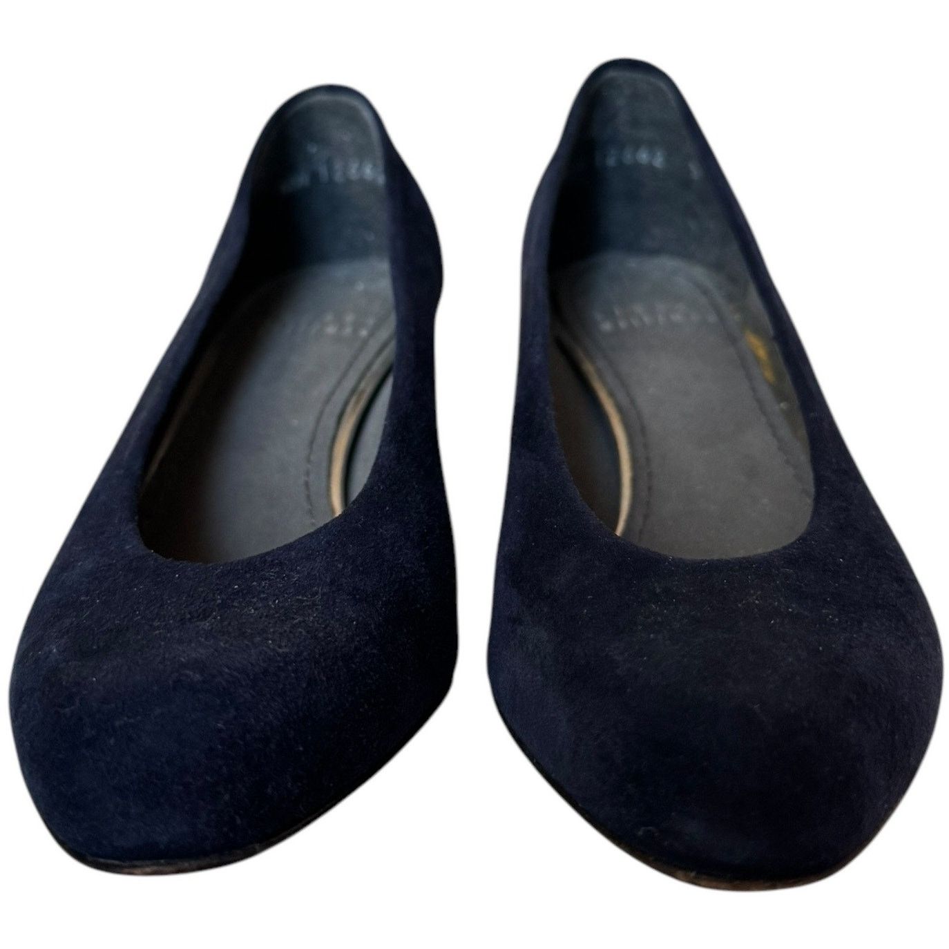 Stuart Weitzman Vtg Stuart Weitzman Navy Suede Leather Almond Toe heels 5 Size US 5 / IT 35 - 14 Thumbnail
