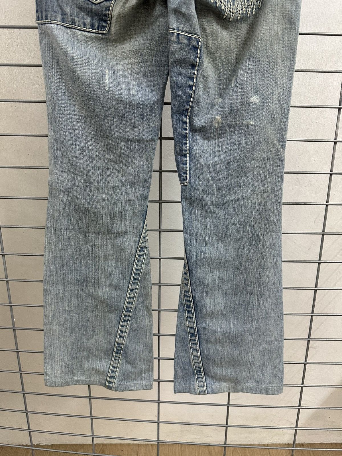 True Religion Rare And Beautiful True Religion Patch Work Flared Jeans Size 26" / US 2 / IT 38 - 13 Thumbnail