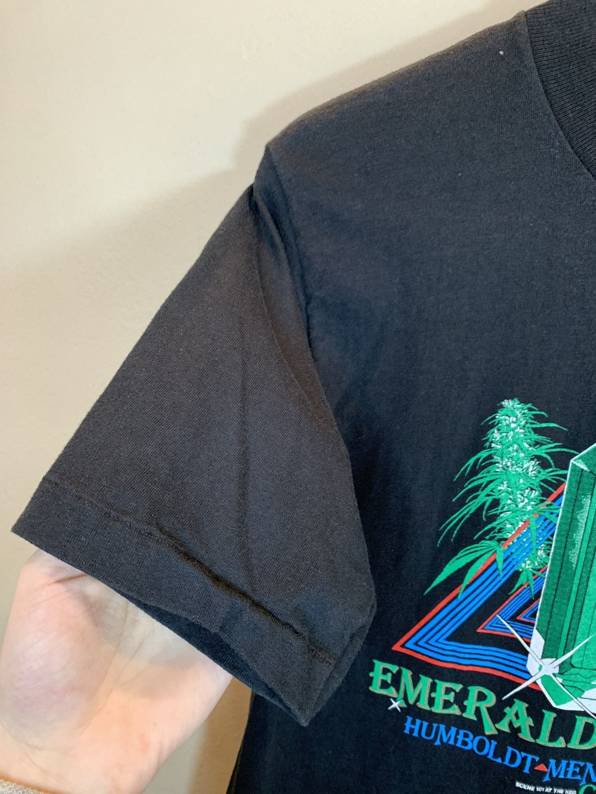 Vintage *RARE* Vintage 1986 Emerald Triangle Single Stitch T-Shirt L Size US L / EU 52-54 / 3 - 4 Thumbnail