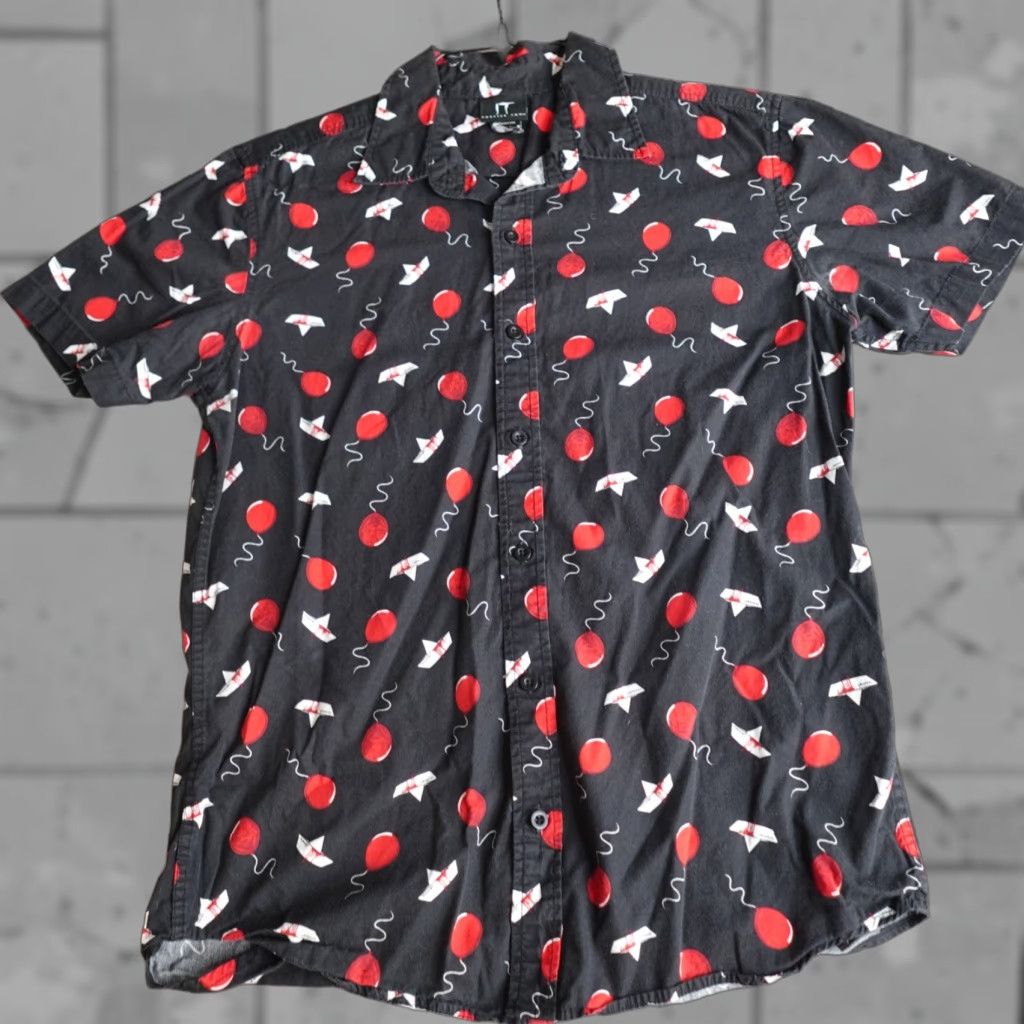 Vintage IT Shirt Black Small Short Sleeve Button-Up Collared Cotton Graphic Print Sailboat Balloon Pennywise Size US S / EU 44-46 / 1 - 1 Thumbnail