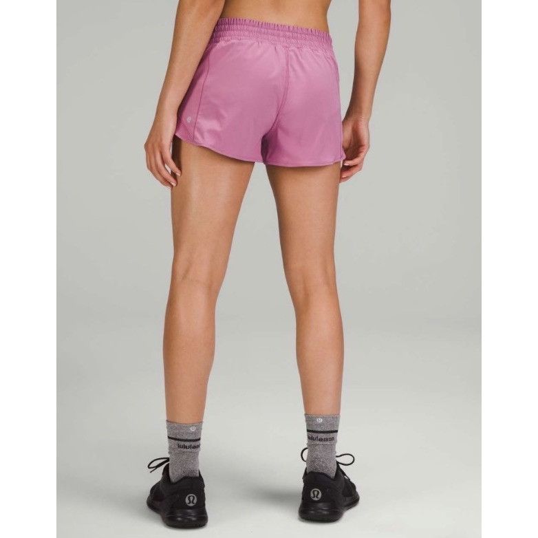 Lululemon 𝓛𝓾𝓵𝓾𝓵𝓮𝓶𝓸𝓷 Hotty Hot High-Rise Lined Short 2.5"Velve Size 30" / US 8 / IT 44 - 5 Thumbnail