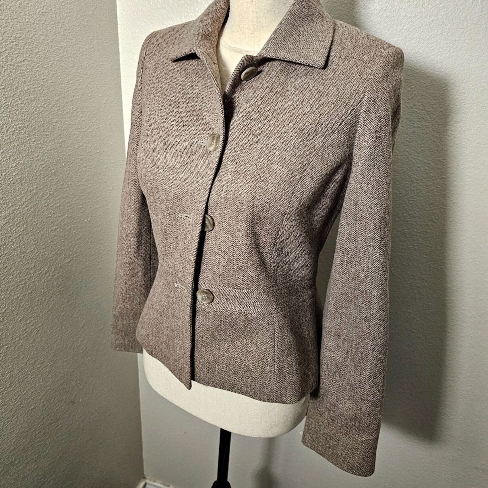 Ann Taylor VINTAGE Ann Taylor Loft Blazer Jacket Wool Brown 2P Petite Women Size XS / US 0-2 / IT 36-38 - 2 Thumbnail