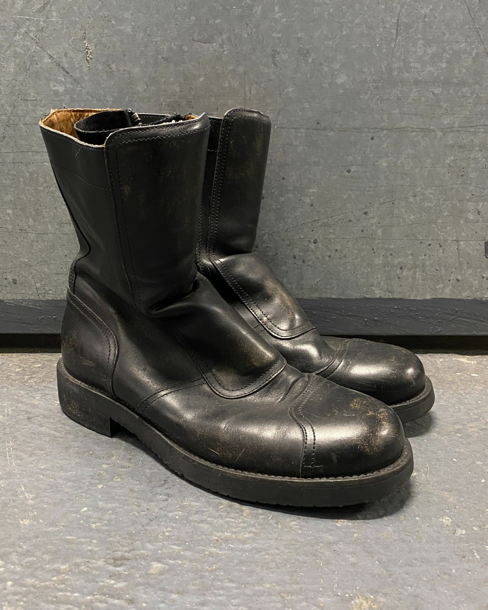 Maison Margiela MAISON MARGIELA BLACK LEATHER REPLICA MOTORCYCLE BOOTS |  Grailed