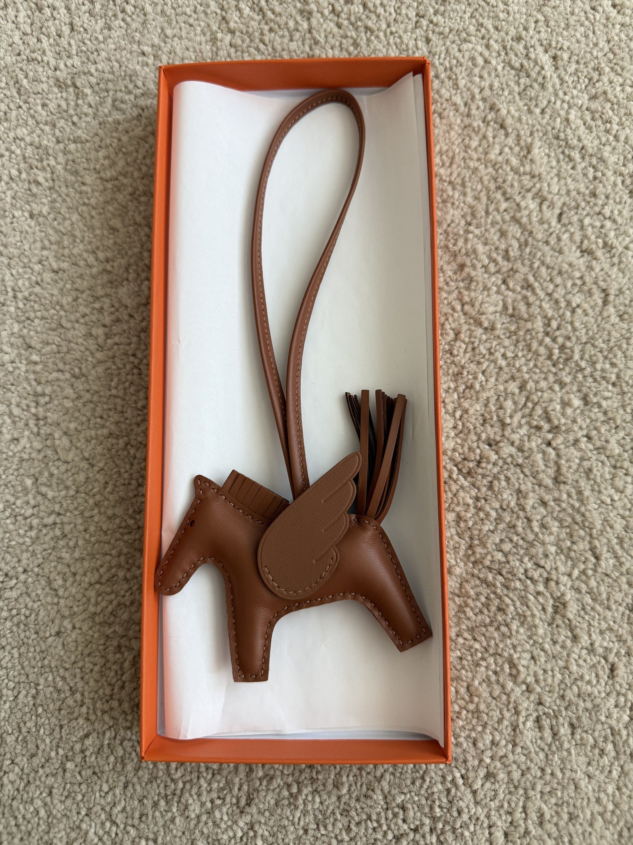 Hermes New Hermès Gold Pegase Rodeo Charm PM Size Size ONE SIZE - 1 Thumbnail