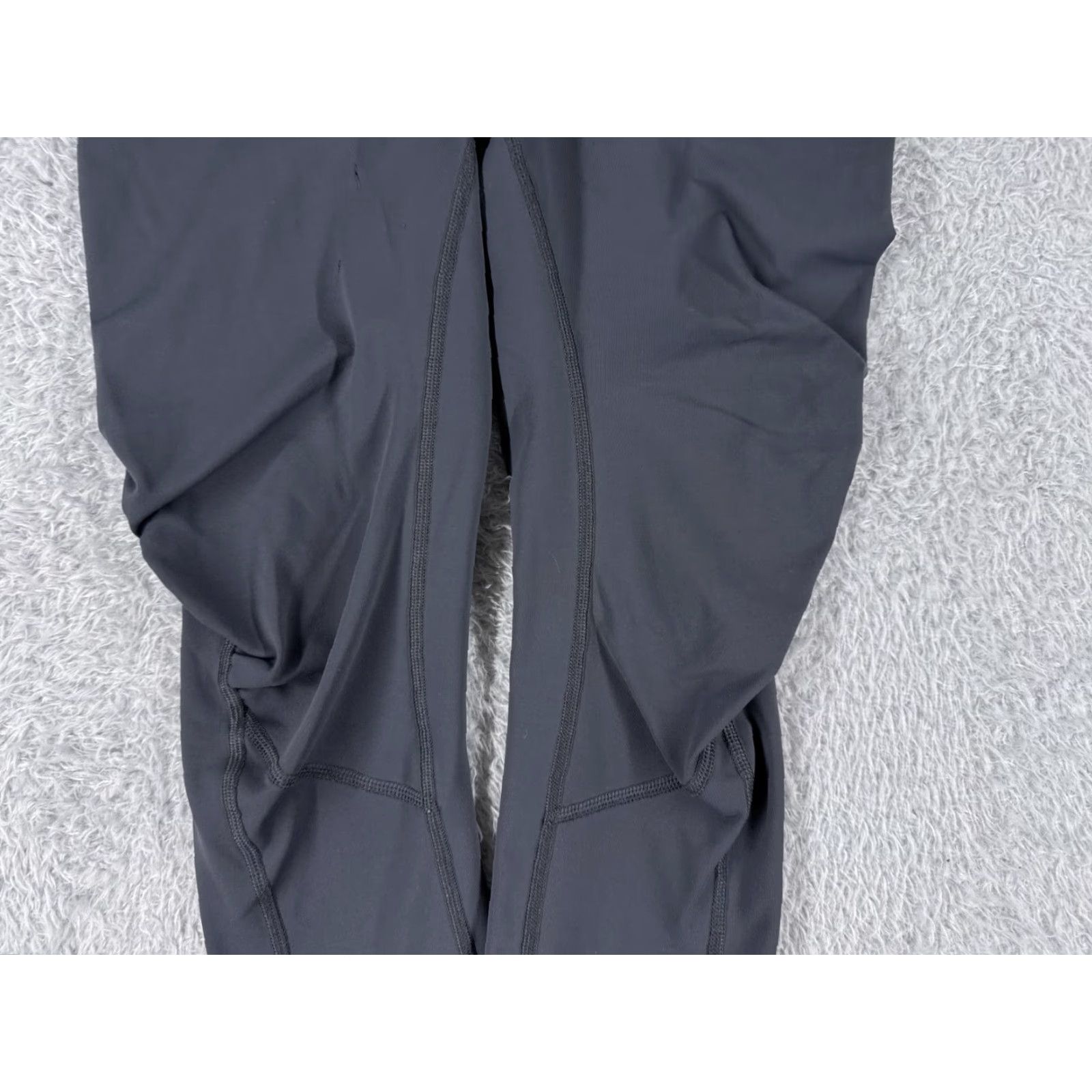 Lululemon Lululemon Activewear Pants Womens 4 Gray Cropped with Pockets 18" Size 27" / US 4 / IT 40 - 3 Thumbnail