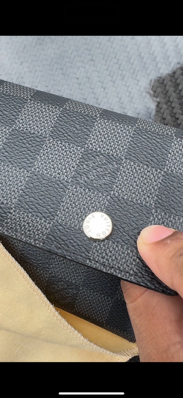 Louis Vuitton LOUIS VUITTON 🔥 BLACK AND GREY MONOGRAM POCKETBOOK (LIMITED) Size ONE SIZE - 8 Thumbnail