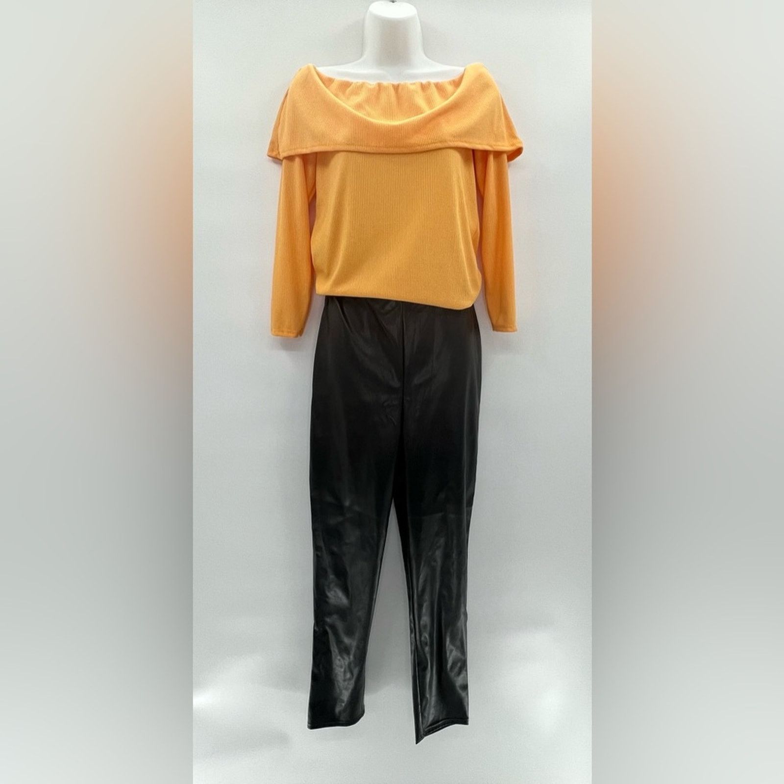 Boohoo BOOHOO OFF THE SHOULDER RIB KNIT BODYSUIT SZ 12 NWT Size XL / US 12-14 / IT 48-50 - 1 Thumbnail