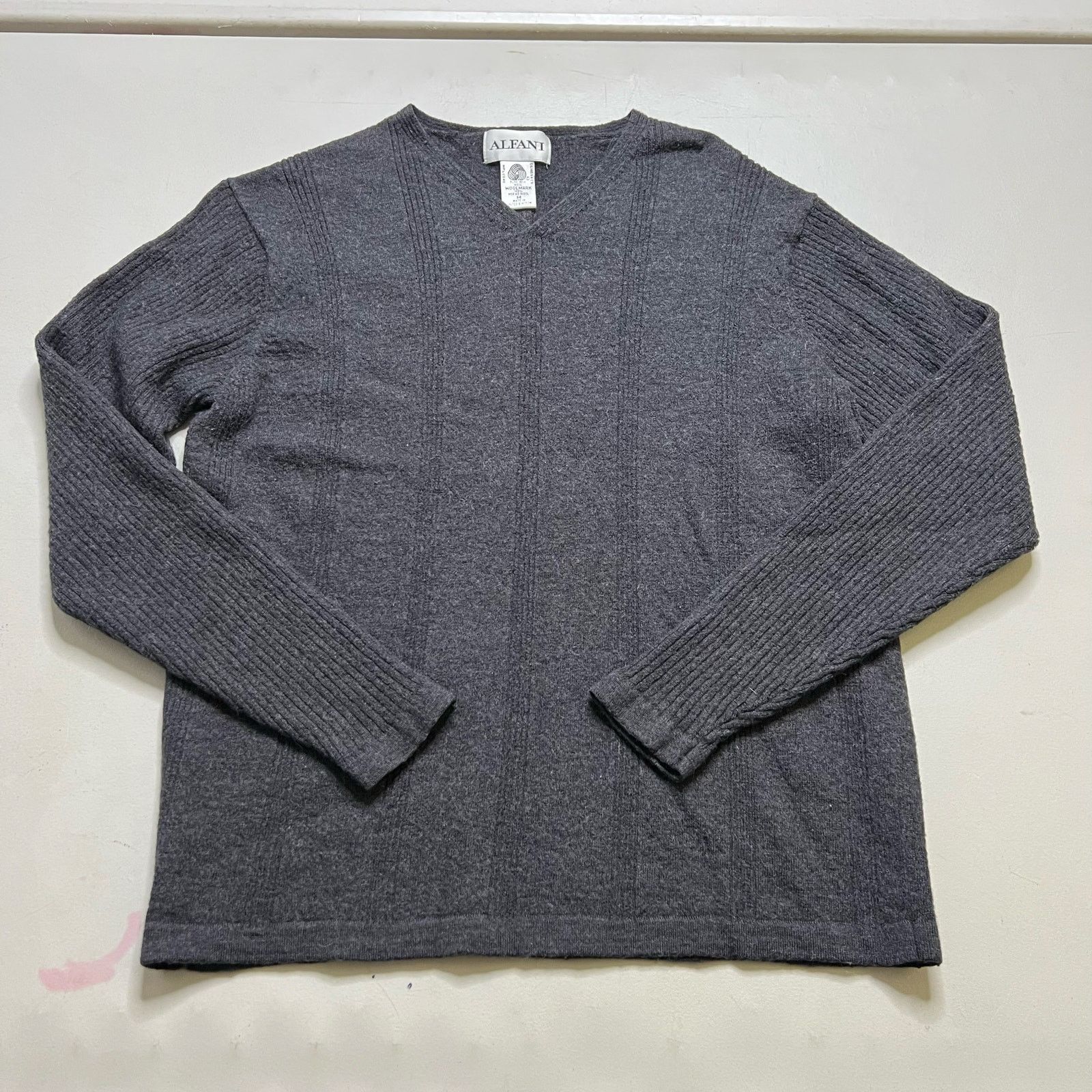 Alfani Alfani Sweater Womens M Gray Merino Wool Mark Ribbed V-neck Size US M / EU 48-50 / 2 - 1 Thumbnail