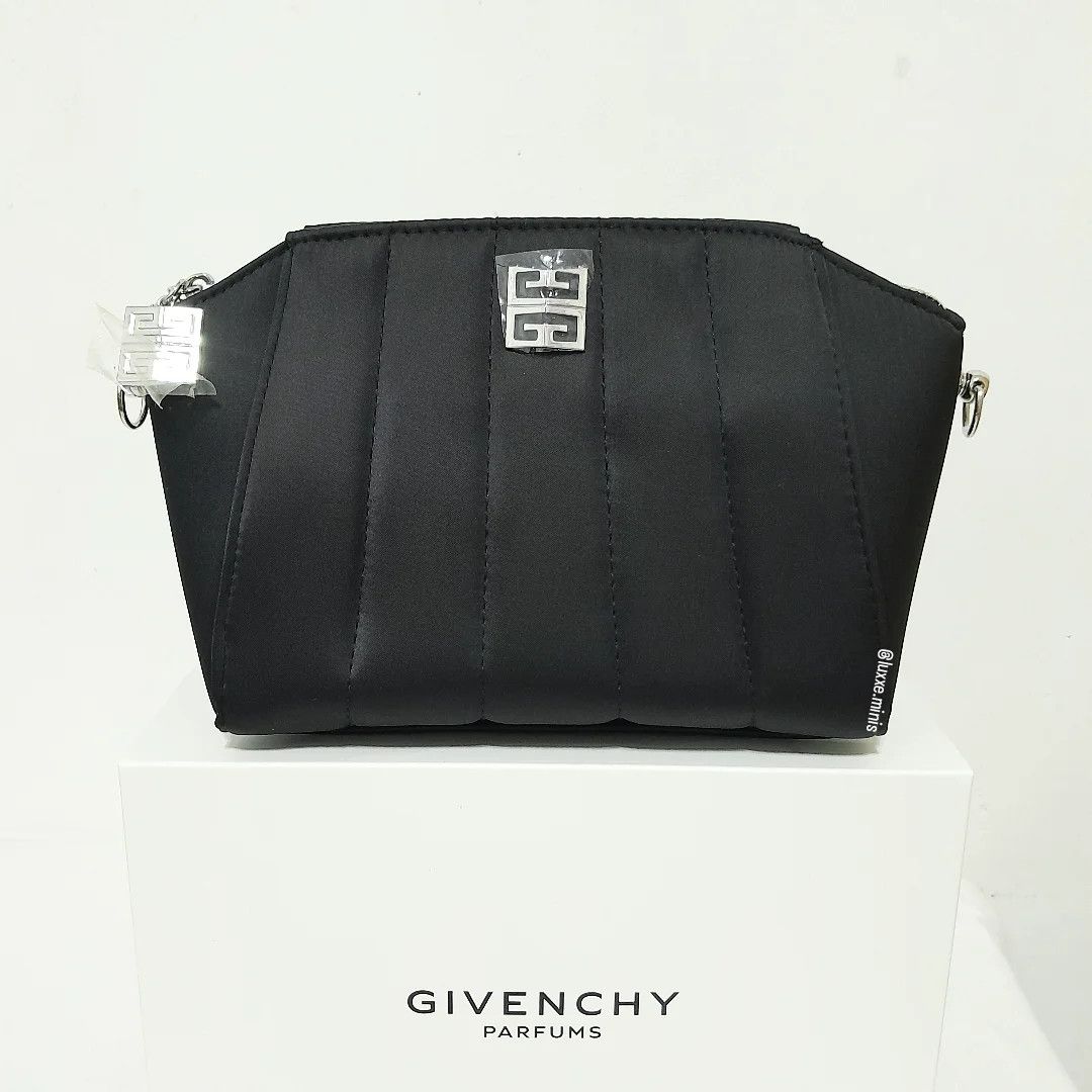 Givenchy Iconic Givenchy Pouch in Black with added sling Size ONE SIZE - 1 Thumbnail