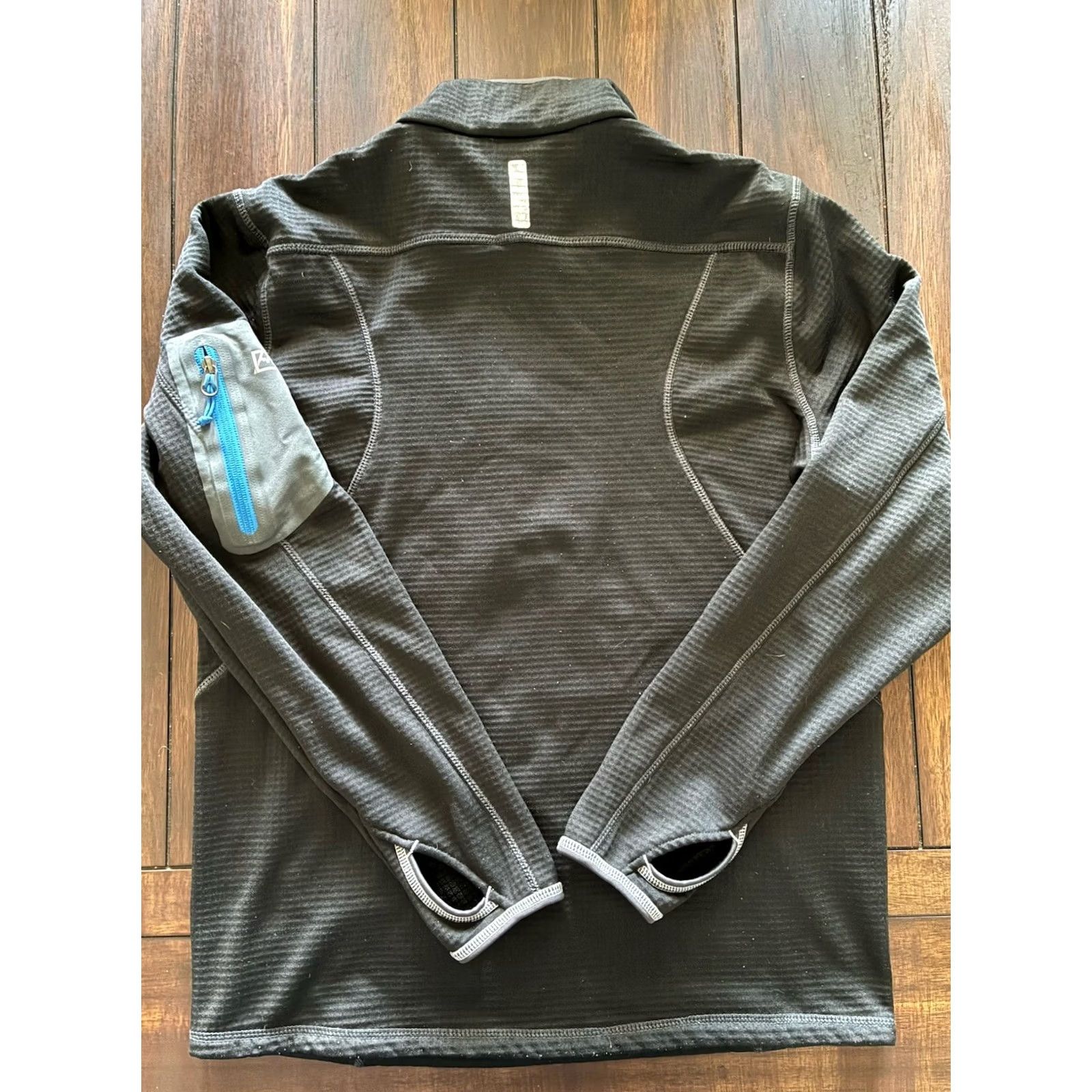 Avalanche Avalanche Men’s 1/4 Zip Performance Pullover Jacket Small Gray Jacket 1/4 Zip Men’s Size Small Gray Activewear Outdoor Fall Spring"} Size US S / EU 44-46 / 1 - 5 Thumbnail